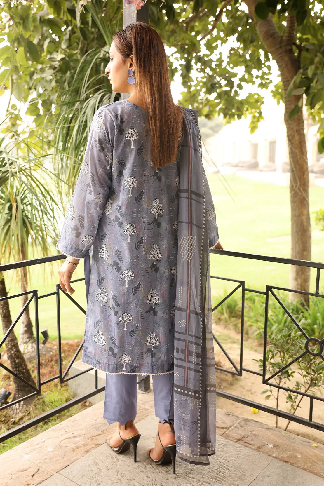 D#7572 Rashid Nauroz Emb Lawn Collection 523 D#7572 Rashid Nauroz Emb Lawn Collection 523