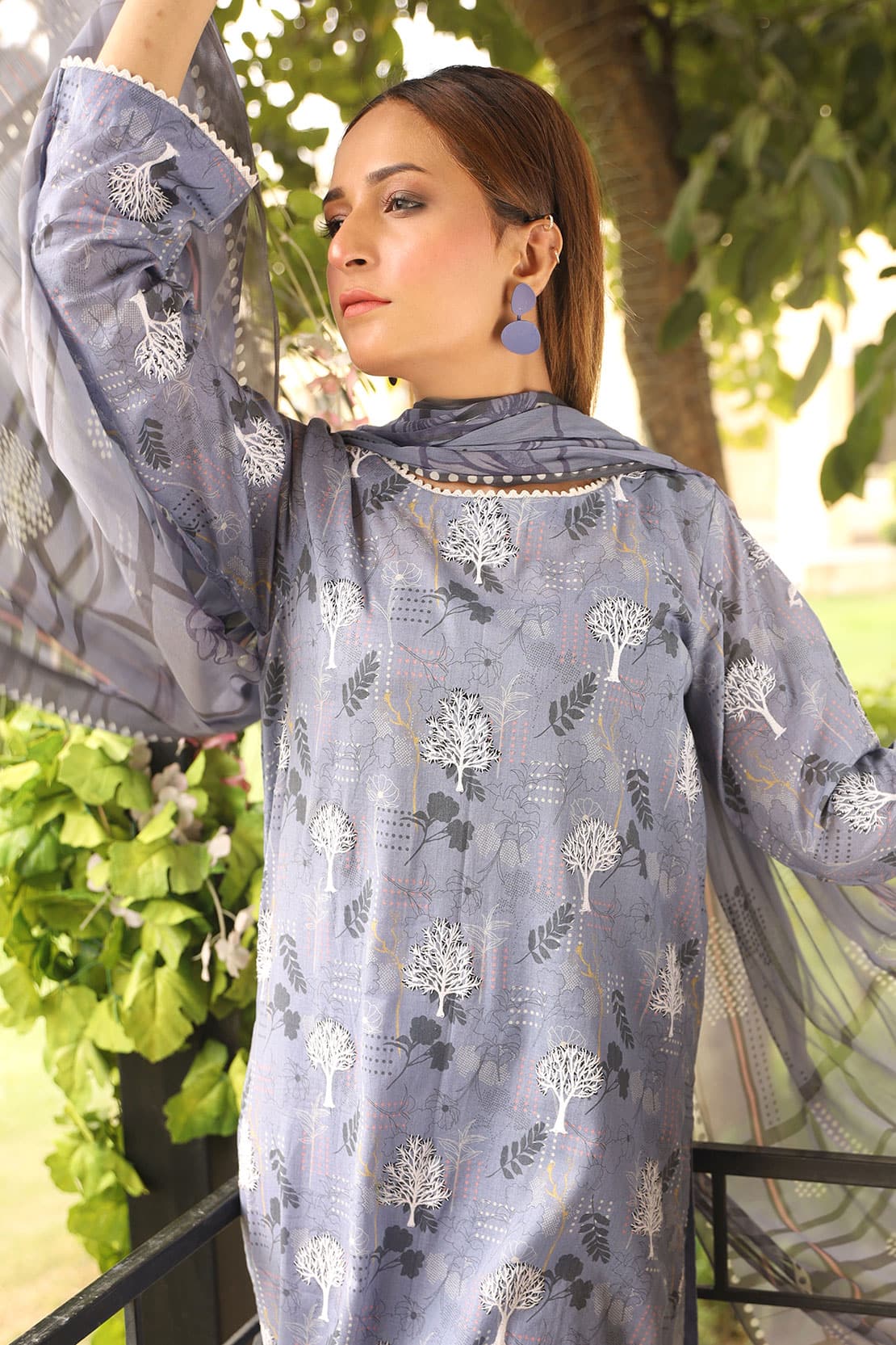 D#7572 Rashid Nauroz Emb Lawn Collection 523 D#7572 Rashid Nauroz Emb Lawn Collection 523