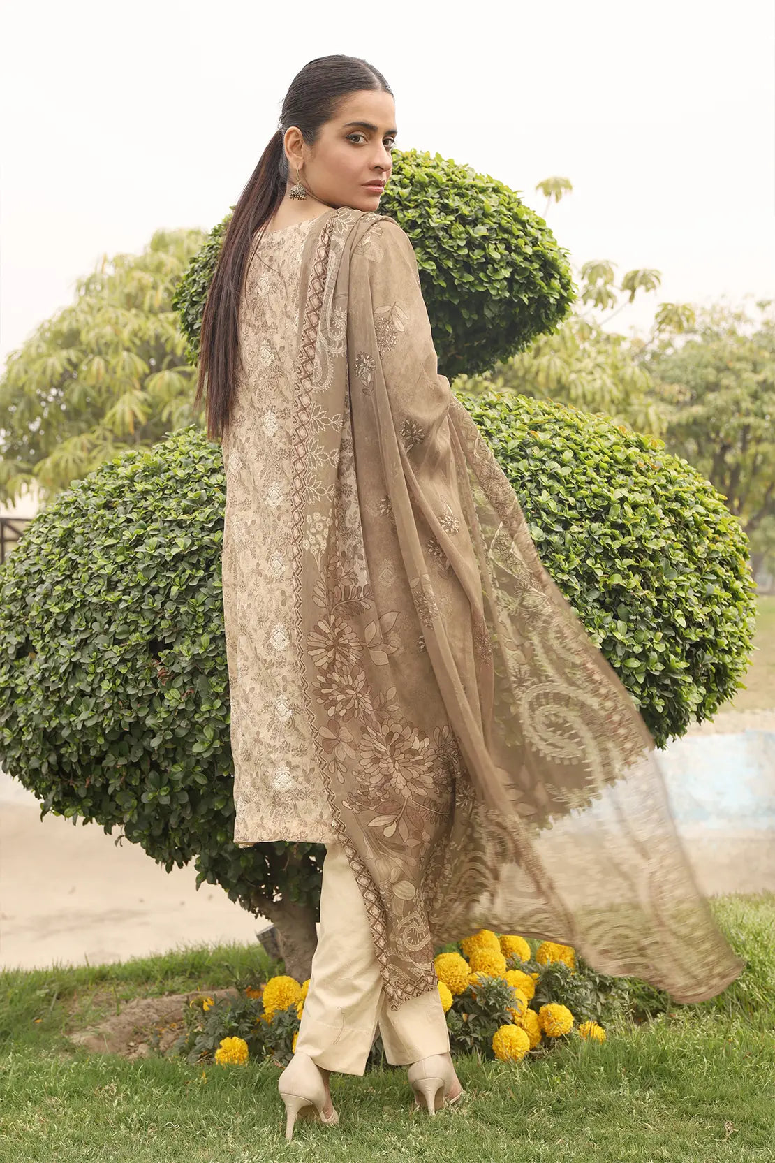 D#7573 Rashid Nauroz Emb Lawn Collection 523 D#7573 Rashid Nauroz Emb Lawn Collection 523