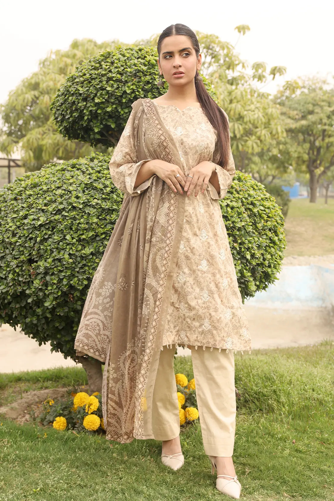 D#7573 Rashid Nauroz Emb Lawn Collection 523 D#7573 Rashid Nauroz Emb Lawn Collection 523