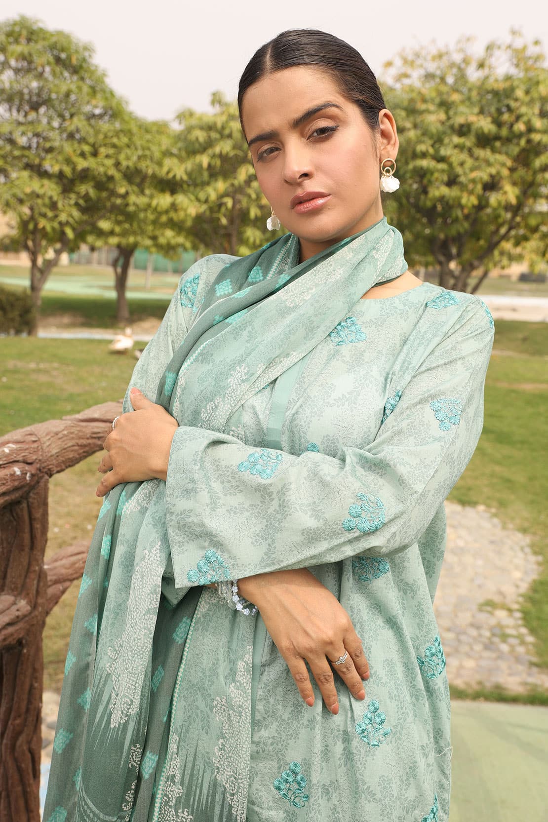 D#7574 Rashid Nauroz Emb Lawn Collection 523 D#7574 Rashid Nauroz Emb Lawn Collection 523