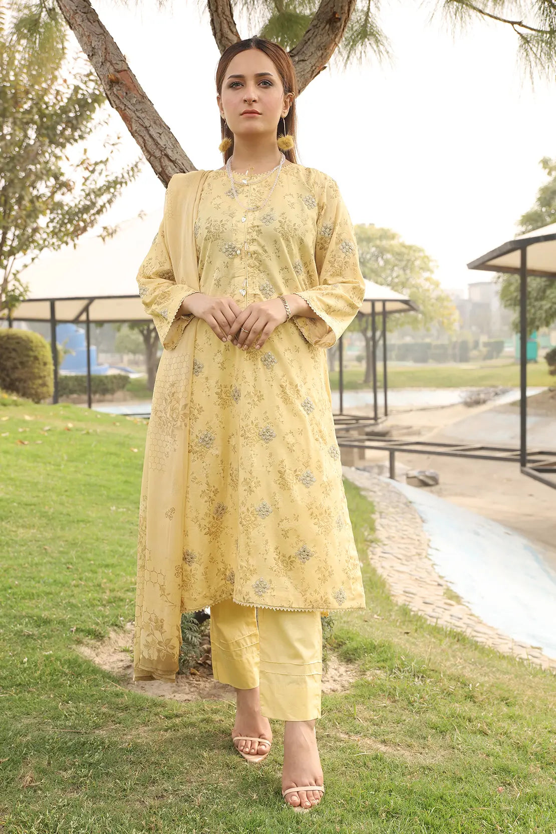 D#7575 Rashid Nauroz Emb Lawn Collection 523 D#7575 Rashid Nauroz Emb Lawn Collection 523