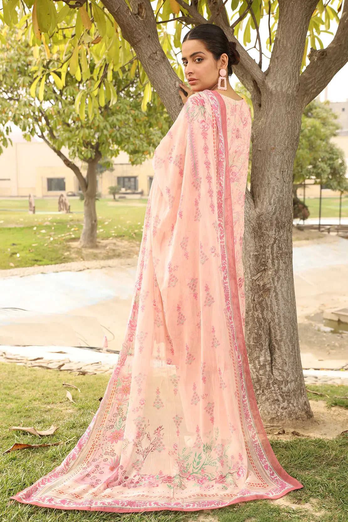 D#7576 Rashid Nauroz Emb Lawn Collection 523 D#7576 Rashid Nauroz Emb Lawn Collection 523