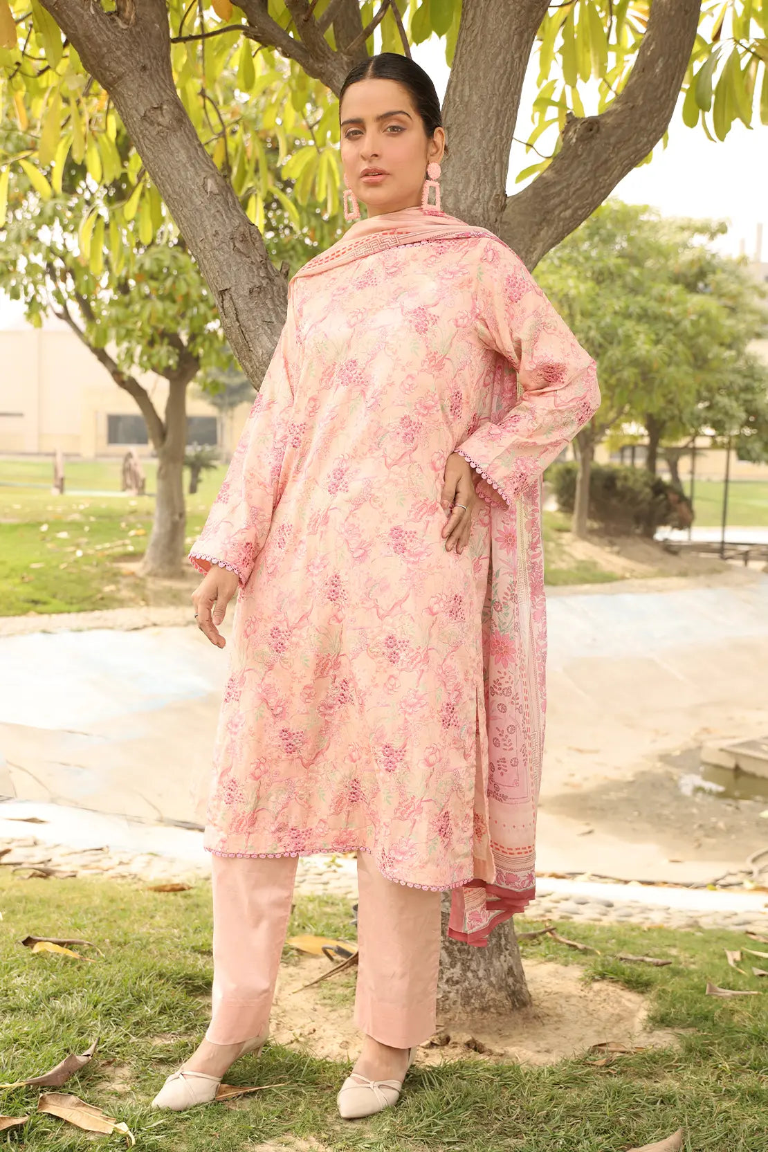 D#7576 Rashid Nauroz Emb Lawn Collection 523 D#7576 Rashid Nauroz Emb Lawn Collection 523