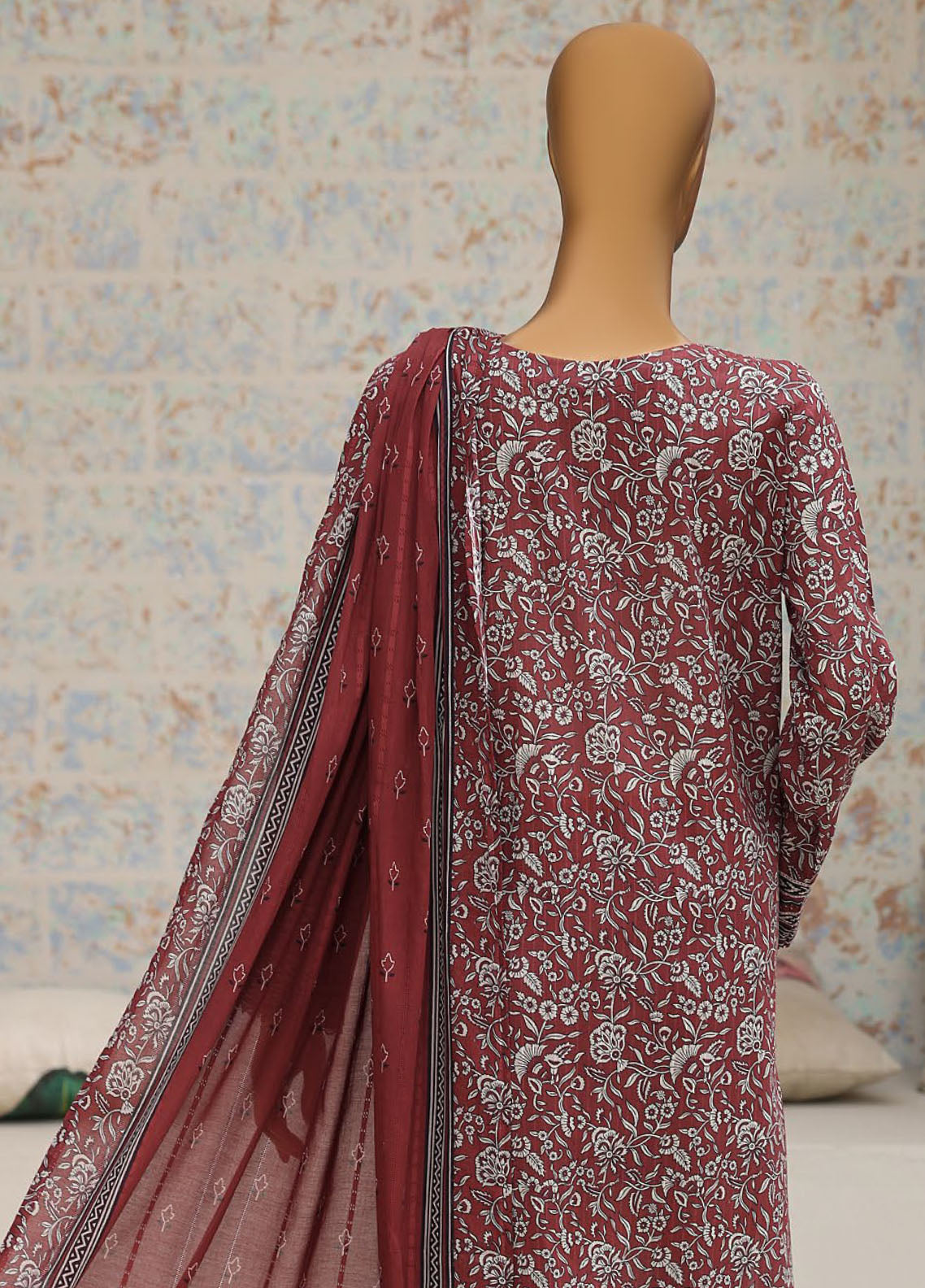 Nayab By HZ Textile Printed Lawn 3 Piece Unstitched Suit HZ26NP D-NPC-07 Nayab By HZ Textile Printed Lawn 3 Piece Unstitched Suit HZ26NP D-NPC-07