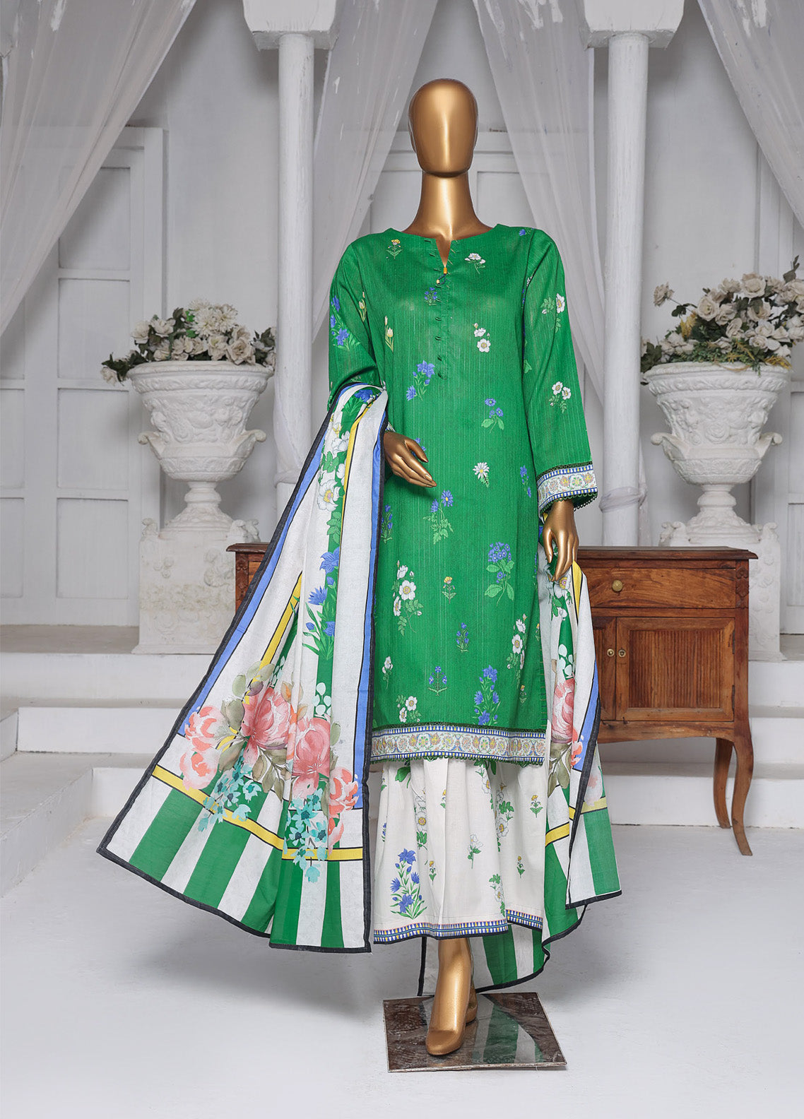 Nayab by HZ Textile Digital Printed Doria Lawn Suits Unstitched 3 Piece - HZ24NP NPD-06 Nayab by HZ Textile Digital Printed Doria Lawn Suits Unstitched 3 Piece - HZ24NP NPD-06