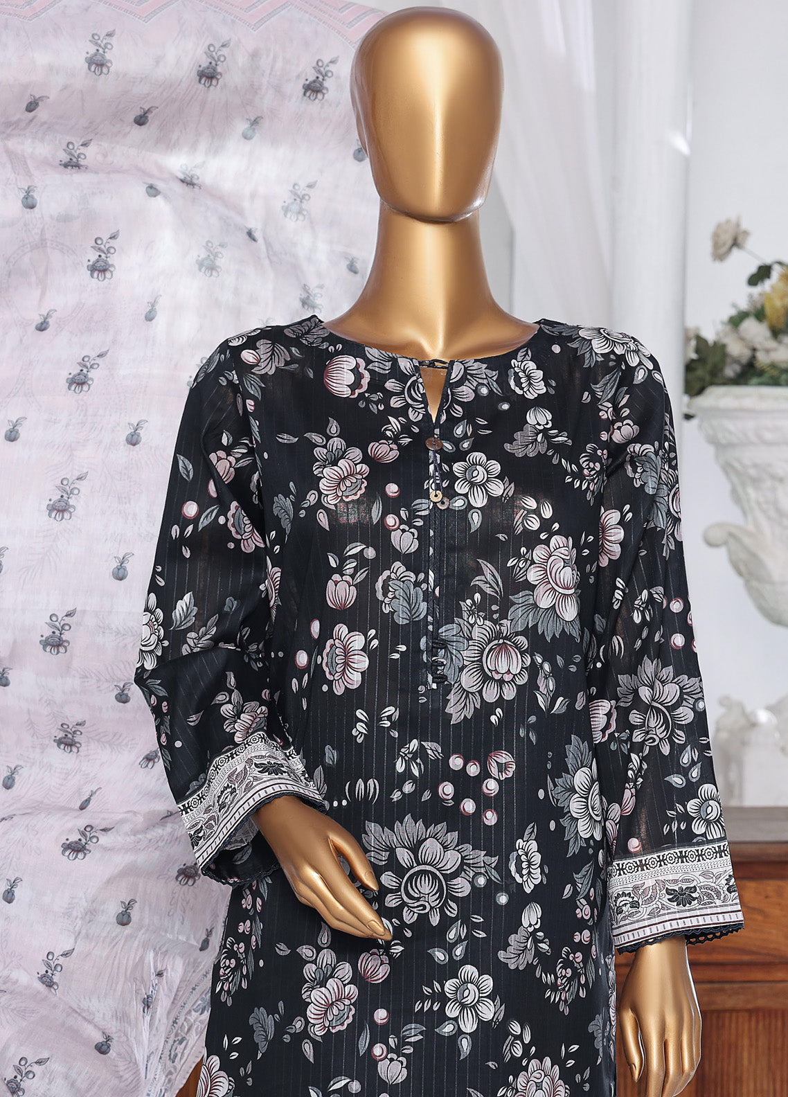 Nayab by HZ Textile Digital Printed Doria Lawn Suits Unstitched 3 Piece - HZ24NP NPD-09 Nayab by HZ Textile Digital Printed Doria Lawn Suits Unstitched 3 Piece - HZ24NP NPD-09