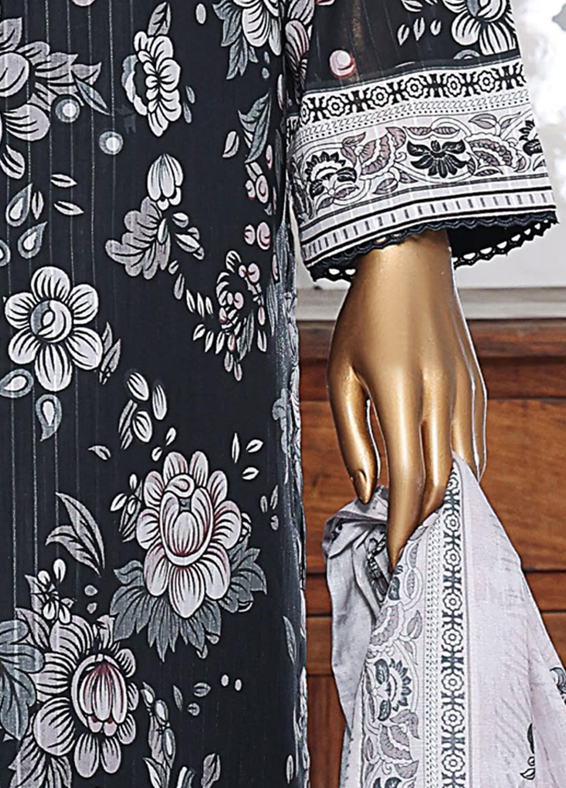 Nayab by HZ Textile Digital Printed Doria Lawn Suits Unstitched 3 Piece - HZ24NP NPD-09 Nayab by HZ Textile Digital Printed Doria Lawn Suits Unstitched 3 Piece - HZ24NP NPD-09