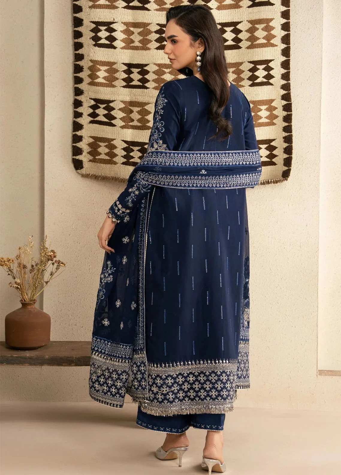 Neoma By Xenia Formals Embroidered Raw Silk 3 Piece Unstitched Suit XE26NUF D-05 INALI Neoma By Xenia Formals Embroidered Raw Silk 3 Piece Unstitched Suit XE26NUF D-05 INALI