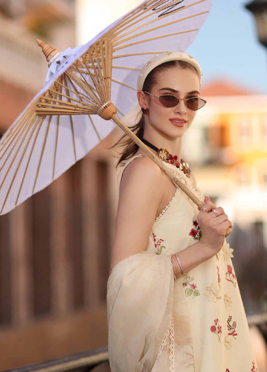 Noor By Saadia Asad Luxury Embroidered Lawn 3 Piece Unstitched Suit NSA26ELP D-8A VANILLA MIST Noor By Saadia Asad Luxury Embroidered Lawn 3 Piece Unstitched Suit NSA26ELP D-8A VANILLA MIST