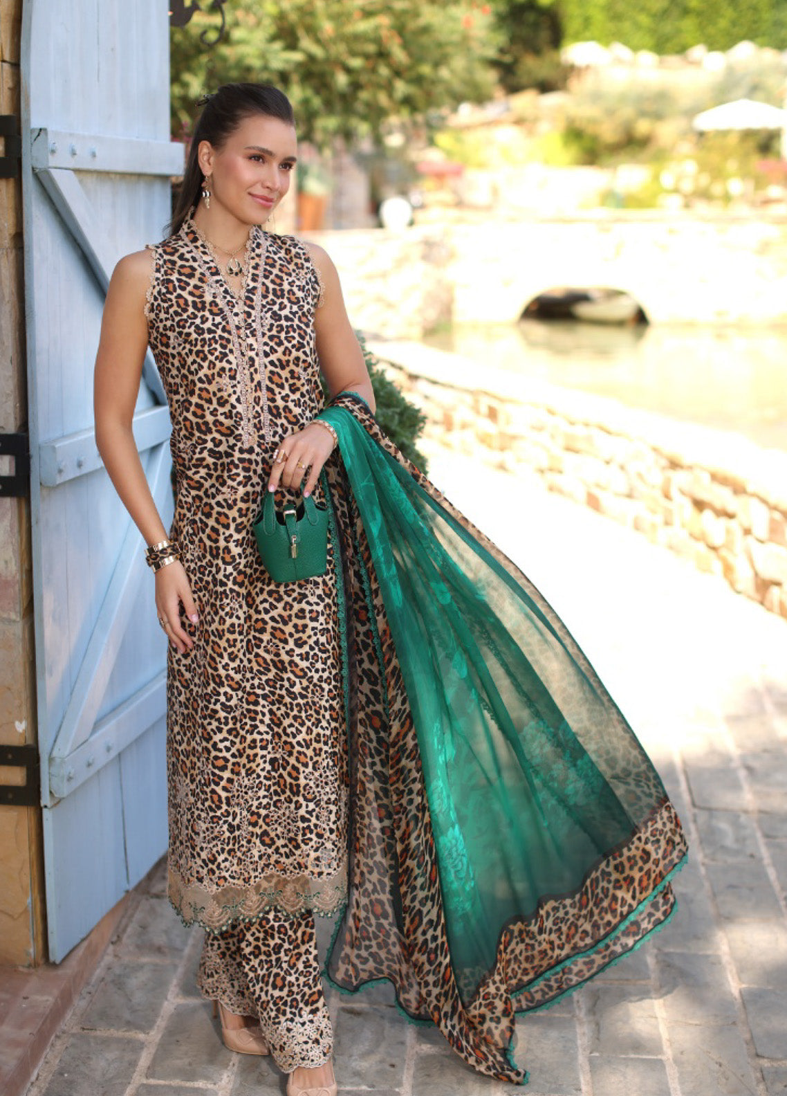 Noor by Saadia Asad Embroidered Lawn Suits Unstitched 3 Piece - SA25EL 2A Noor by Saadia Asad Embroidered Lawn Suits Unstitched 3 Piece - SA25EL 2A