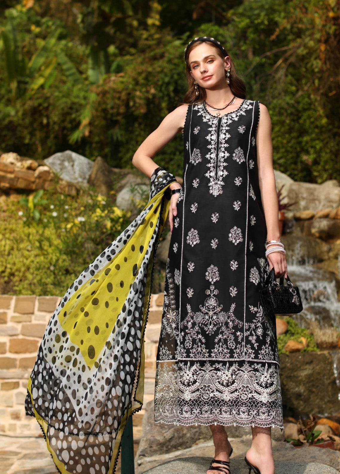 Noor by Saadia Asad Embroidered Lawn Suits Unstitched 3 Piece - SA25EL 3B Noor by Saadia Asad Embroidered Lawn Suits Unstitched 3 Piece - SA25EL 3B