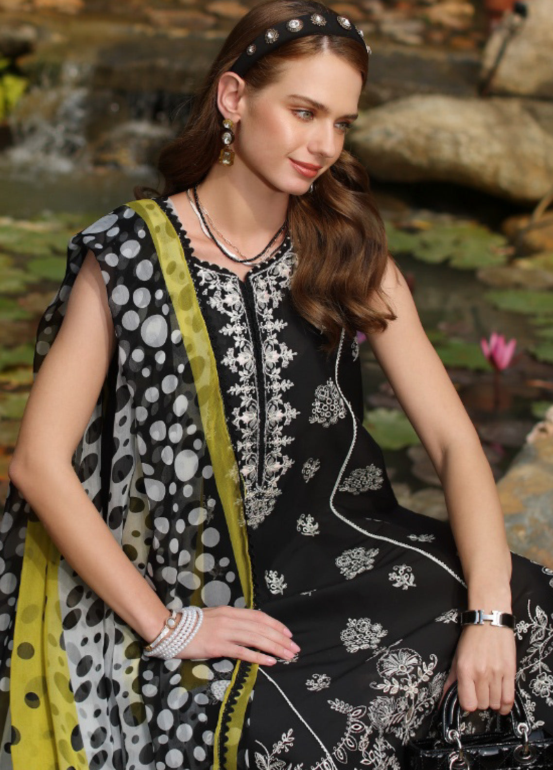 Noor by Saadia Asad Embroidered Lawn Suits Unstitched 3 Piece - SA25EL 3B Noor by Saadia Asad Embroidered Lawn Suits Unstitched 3 Piece - SA25EL 3B