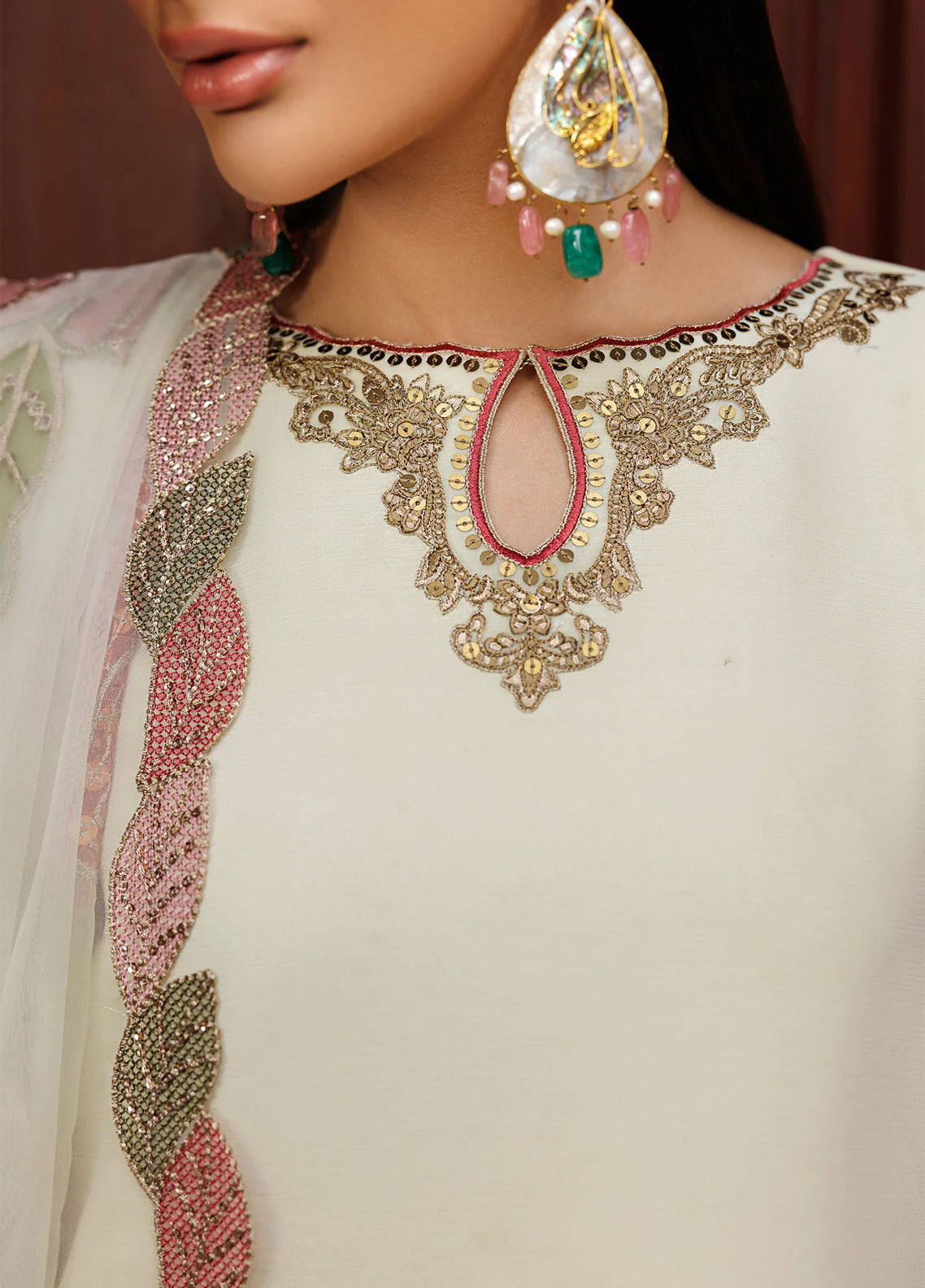 Nourah By Zarif Embroidered Chiffon 3 Piece Unstitched Suit ZF26N D-01 AMANI Nourah By Zarif Embroidered Chiffon 3 Piece Unstitched Suit ZF26N D-01 AMANI