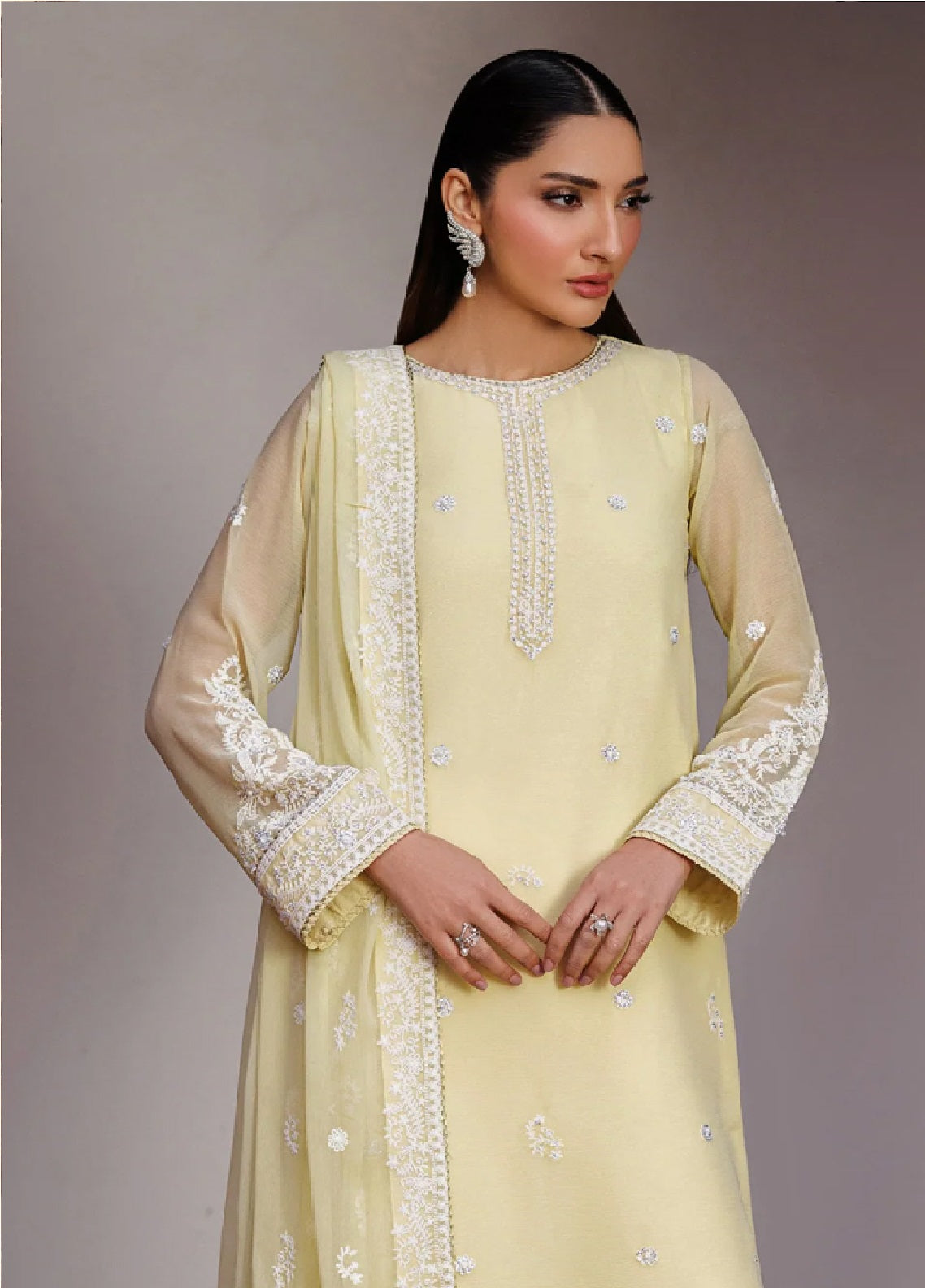 Nourah By Zarif Embroidered Chiffon 3 Piece Unstitched Suit ZF26N D-07 ZARD Nourah By Zarif Embroidered Chiffon 3 Piece Unstitched Suit ZF26N D-07 ZARD