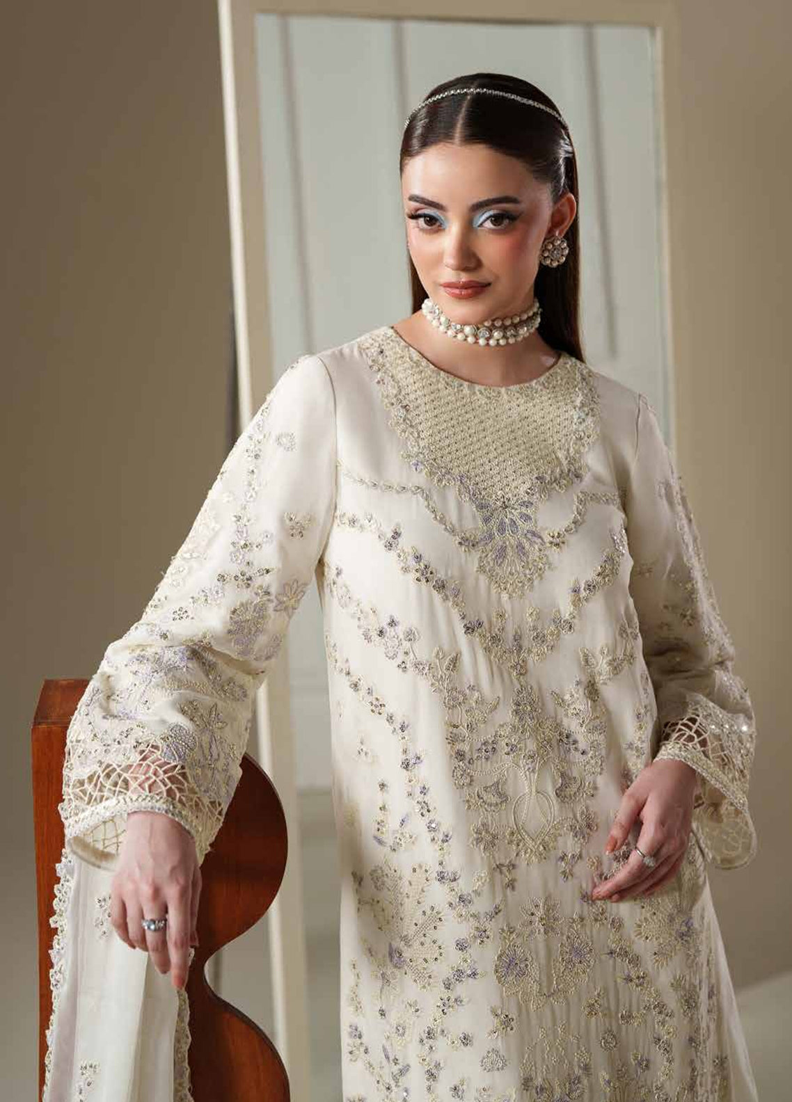 Nouvelle By Emaan Adeel Luxury Embroidered Chiffon 3 Piece Unstitched Suit EA26NLC D-ELOSIE Nouvelle By Emaan Adeel Luxury Embroidered Chiffon 3 Piece Unstitched Suit EA26NLC D-ELOSIE