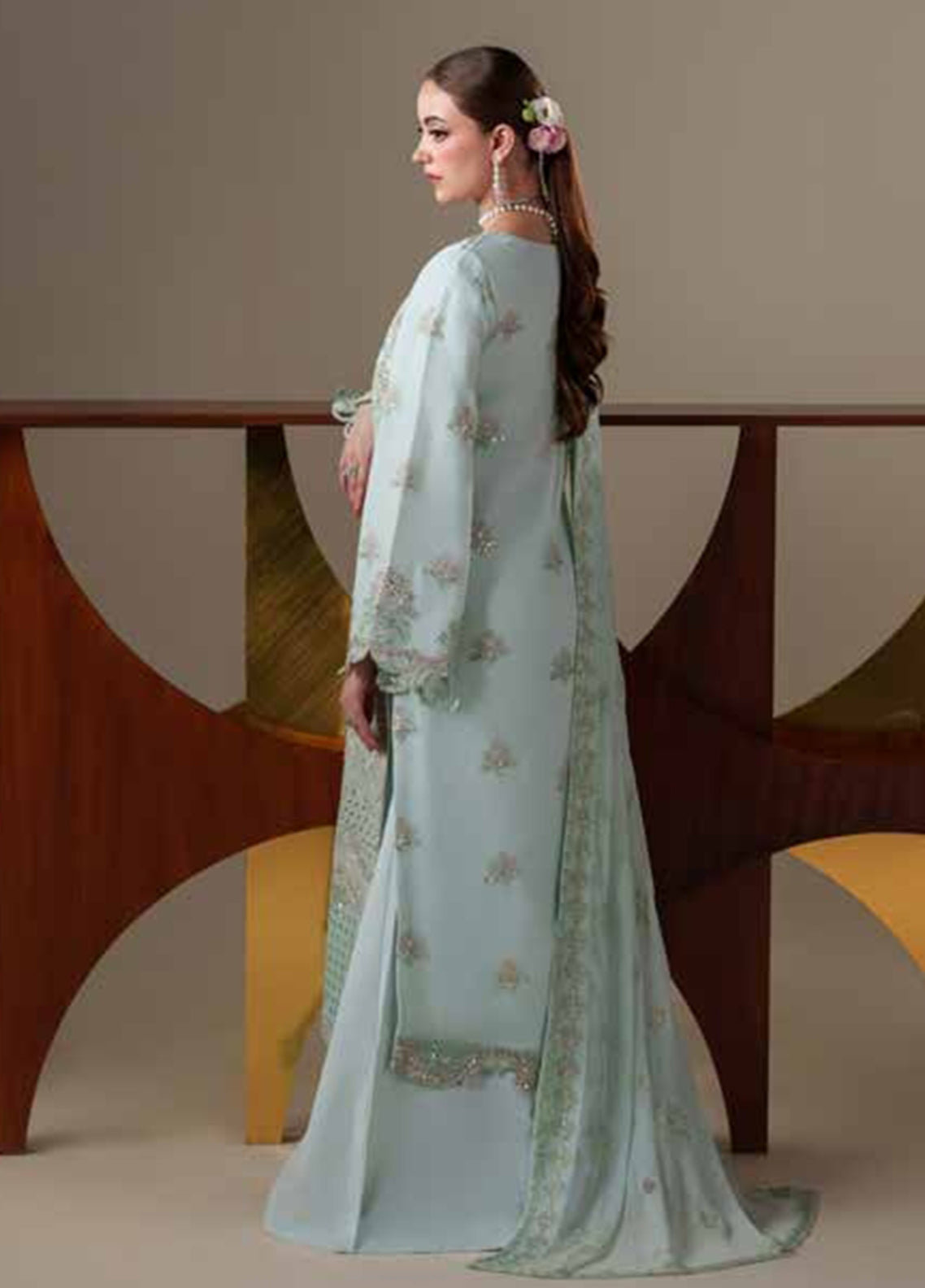 Nouvelle By Emaan Adeel Luxury Embroidered Chiffon 3 Piece Unstitched Suit EA26NLC D-ORLA Nouvelle By Emaan Adeel Luxury Embroidered Chiffon 3 Piece Unstitched Suit EA26NLC D-ORLA