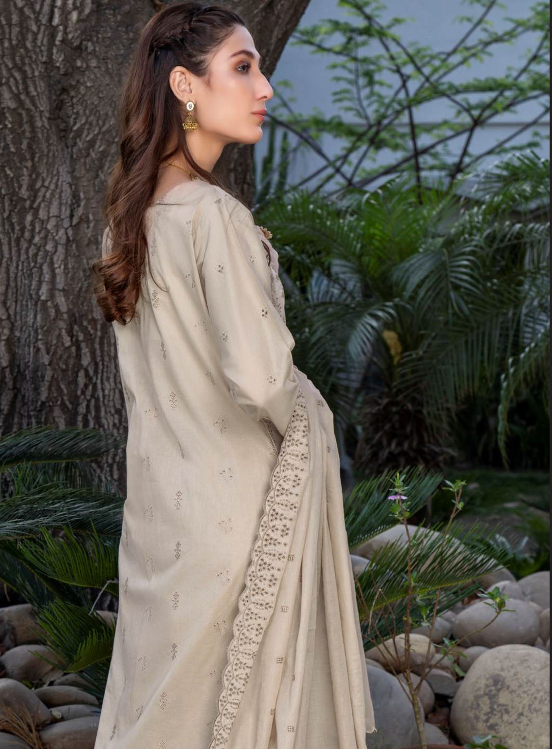 Nova By MR Textile Embroidered Chikankari Lawn Suits Unstitched 3 Piece - MRT24NL 02 Nova By MR Textile Embroidered Chikankari Lawn Suits Unstitched 3 Piece - MRT24NL 02