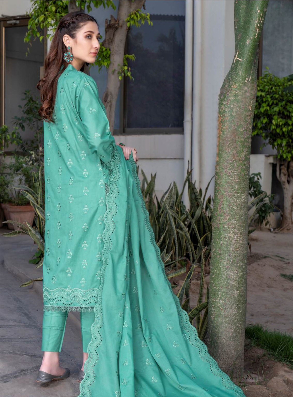 Nova By MR Textile Embroidered Chikankari Lawn Suits Unstitched 3 Piece - MRT24NL 07 Nova By MR Textile Embroidered Chikankari Lawn Suits Unstitched 3 Piece - MRT24NL 07