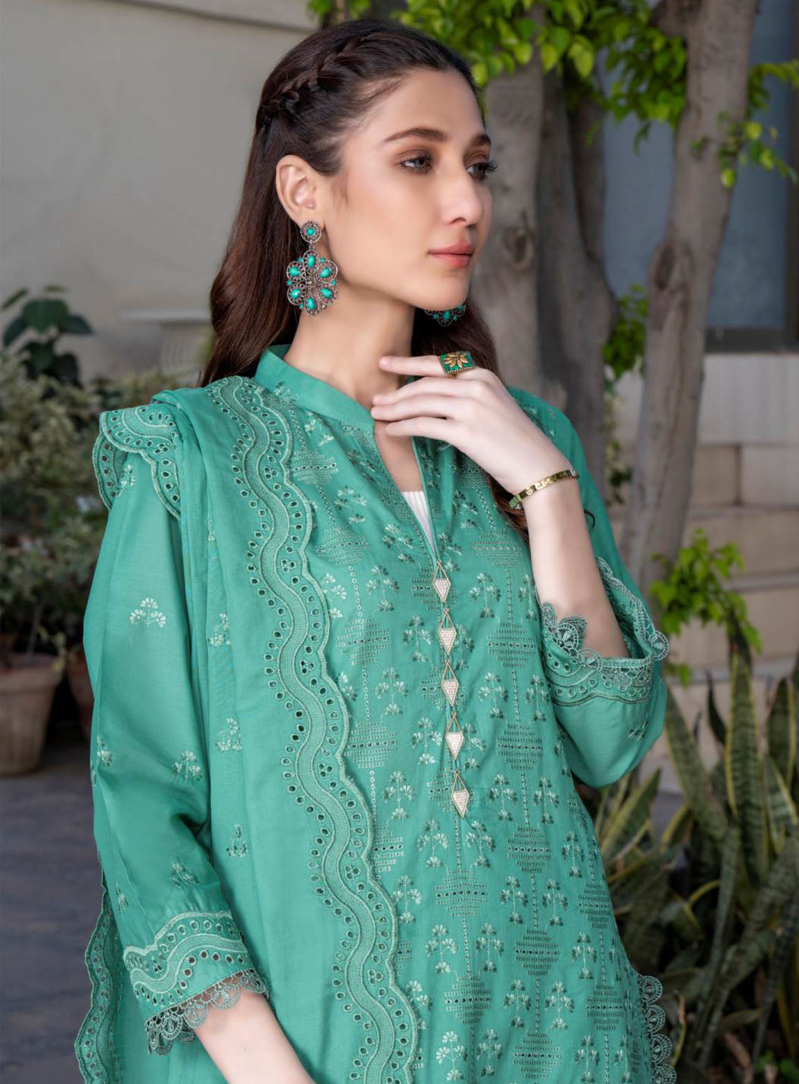 Nova By MR Textile Embroidered Chikankari Lawn Suits Unstitched 3 Piece - MRT24NL 07 Nova By MR Textile Embroidered Chikankari Lawn Suits Unstitched 3 Piece - MRT24NL 07