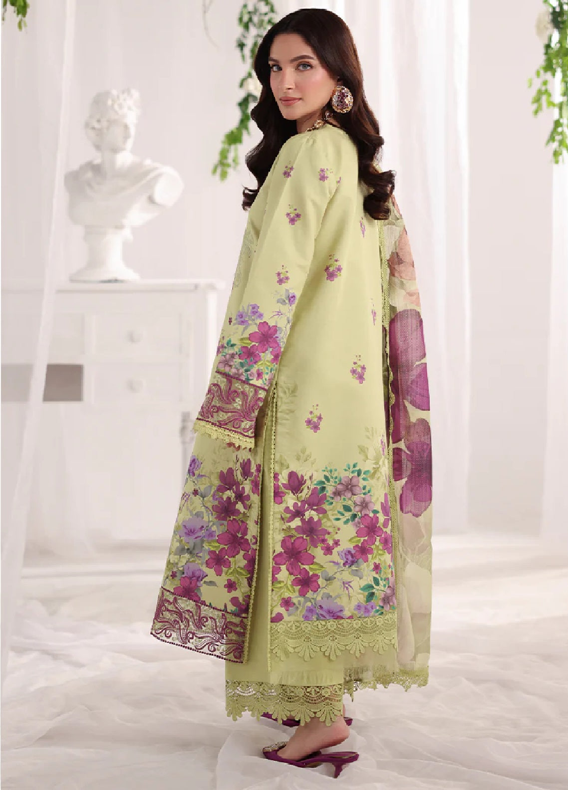 Nova By Rang Rasiya Embroidered Lawn 3 Piece Unstitched Suit RR26NSEE D-05 ELENA Nova By Rang Rasiya Embroidered Lawn 3 Piece Unstitched Suit RR26NSEE D-05 ELENA