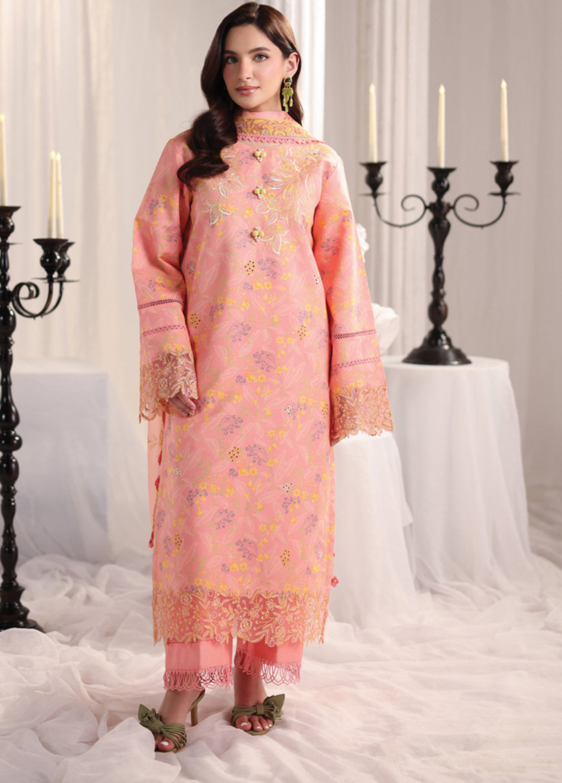 Nova By Rang Rasiya Embroidered Lawn 3 Piece Unstitched Suit RR26NSEE D-07 ROSALIA Nova By Rang Rasiya Embroidered Lawn 3 Piece Unstitched Suit RR26NSEE D-07 ROSALIA