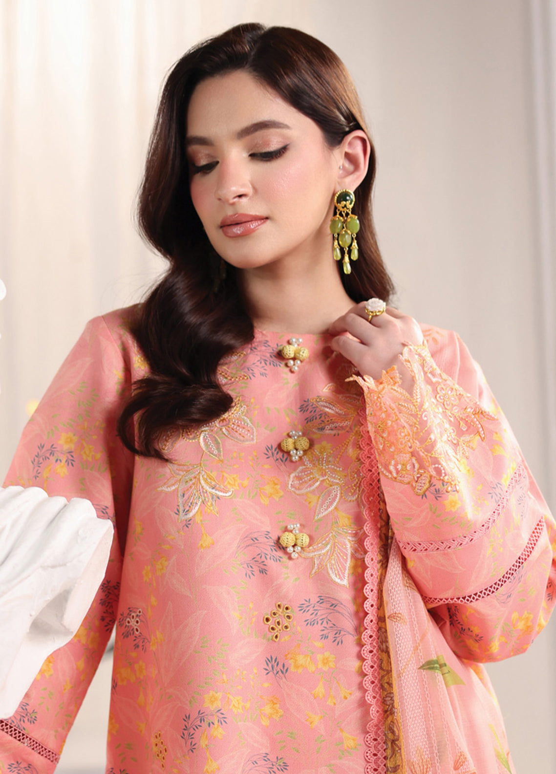 Nova By Rang Rasiya Embroidered Lawn 3 Piece Unstitched Suit RR26NSEE D-07 ROSALIA Nova By Rang Rasiya Embroidered Lawn 3 Piece Unstitched Suit RR26NSEE D-07 ROSALIA
