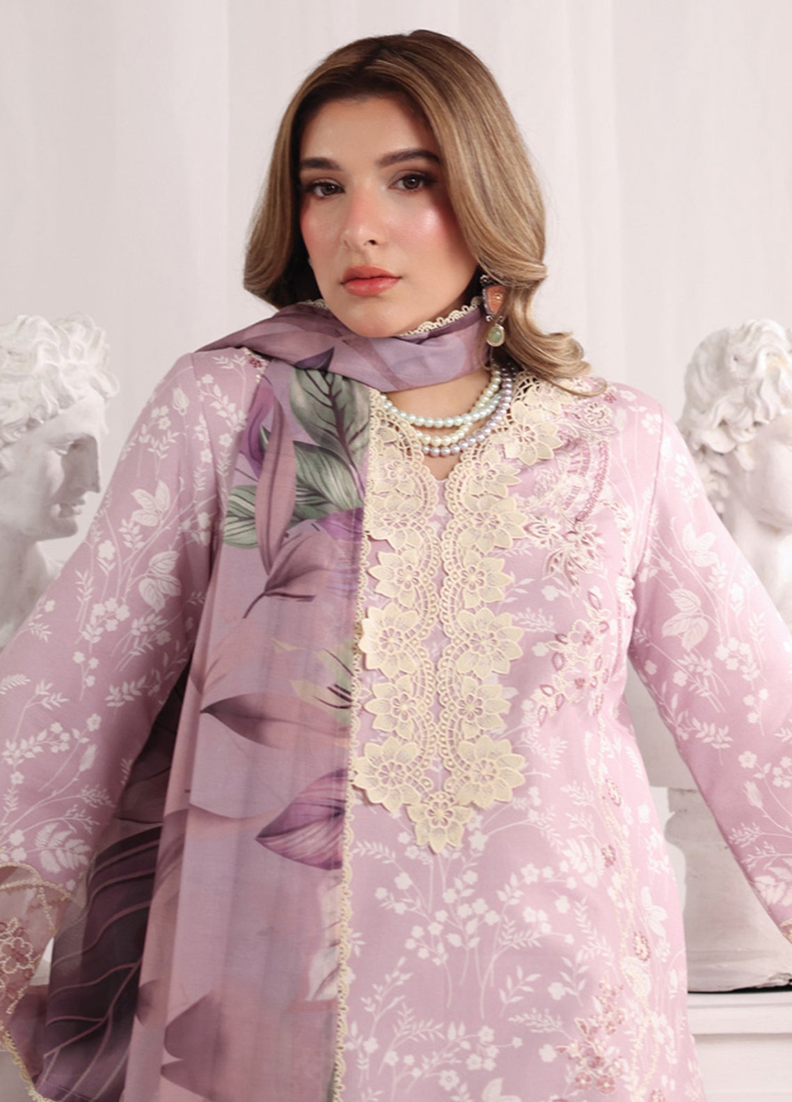 Nova By Rang Rasiya Embroidered Lawn 3 Piece Unstitched Suit RR26NSEE D-10 ISABELLA Nova By Rang Rasiya Embroidered Lawn 3 Piece Unstitched Suit RR26NSEE D-10 ISABELLA