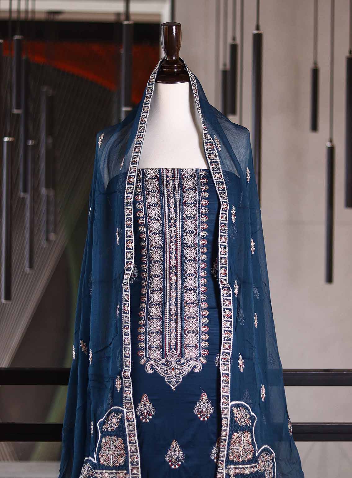 Oud By Royal Fashion Premium Embroidered Lawn Banarsi 3 Piece Unstitched Suit - RF25ZZOV51 OUD54 TEAL BLUE Oud By Royal Fashion Premium Embroidered Lawn Banarsi 3 Piece Unstitched Suit - RF25ZZOV51 OUD54 TEAL BLUE