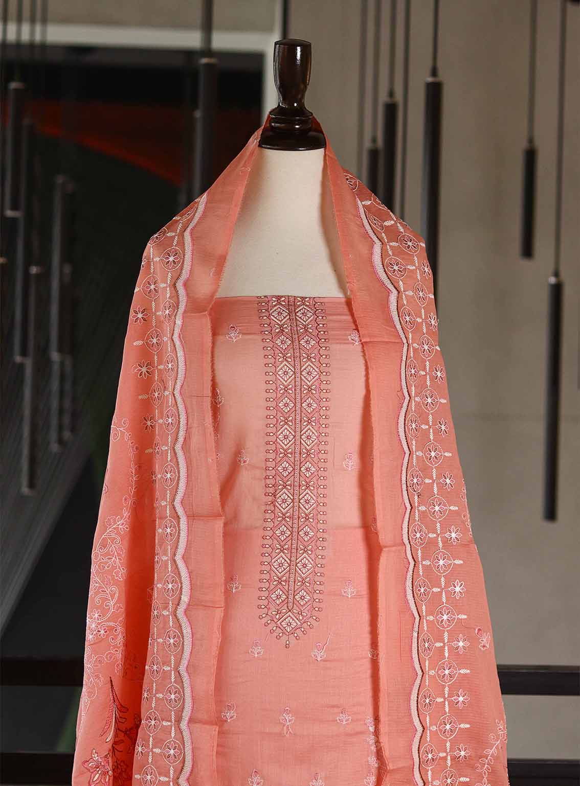Oud By Royal Fashion Premium Embroidered Lawn Banarsi 3 Piece Unstitched Suit - RF25ZZOV51 OUD56 PINK Oud By Royal Fashion Premium Embroidered Lawn Banarsi 3 Piece Unstitched Suit - RF25ZZOV51 OUD56 PINK