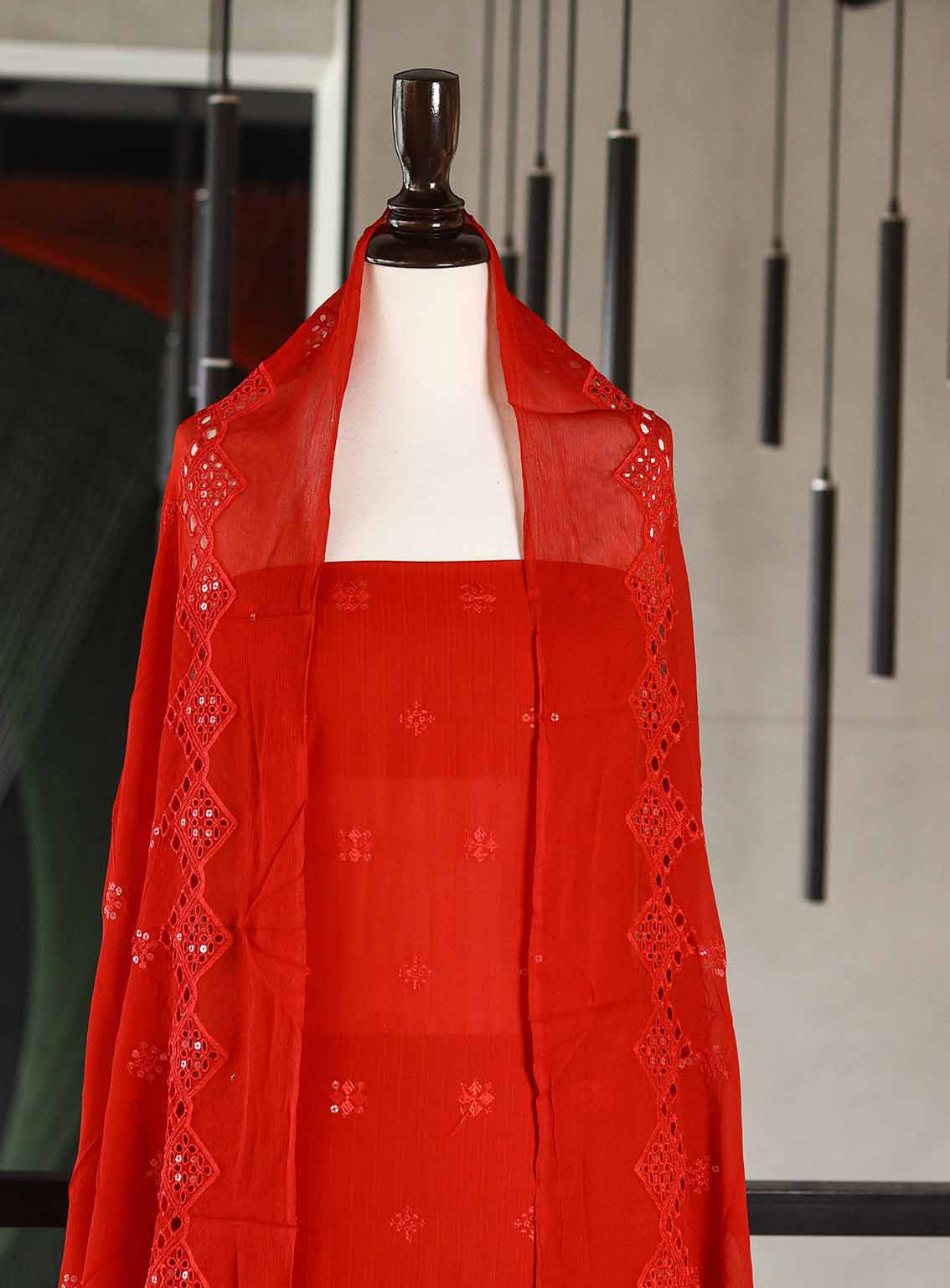 Oud By Royal Fashion Premium Embroidered Lawn Banarsi 3 Piece Unstitched Suit - RF25ZZOV51 OUD57 RED Oud By Royal Fashion Premium Embroidered Lawn Banarsi 3 Piece Unstitched Suit - RF25ZZOV51 OUD57 RED