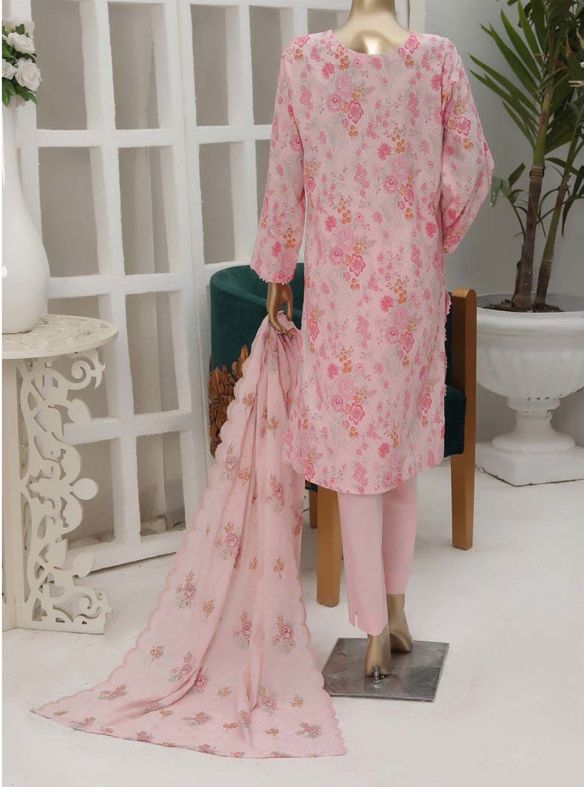 D#43 HZ Premium Dhagakari Lawn Thread Emb Dupatta Collection 923 D#43 HZ Premium Dhagakari Lawn Thread Emb Dupatta Collection 923