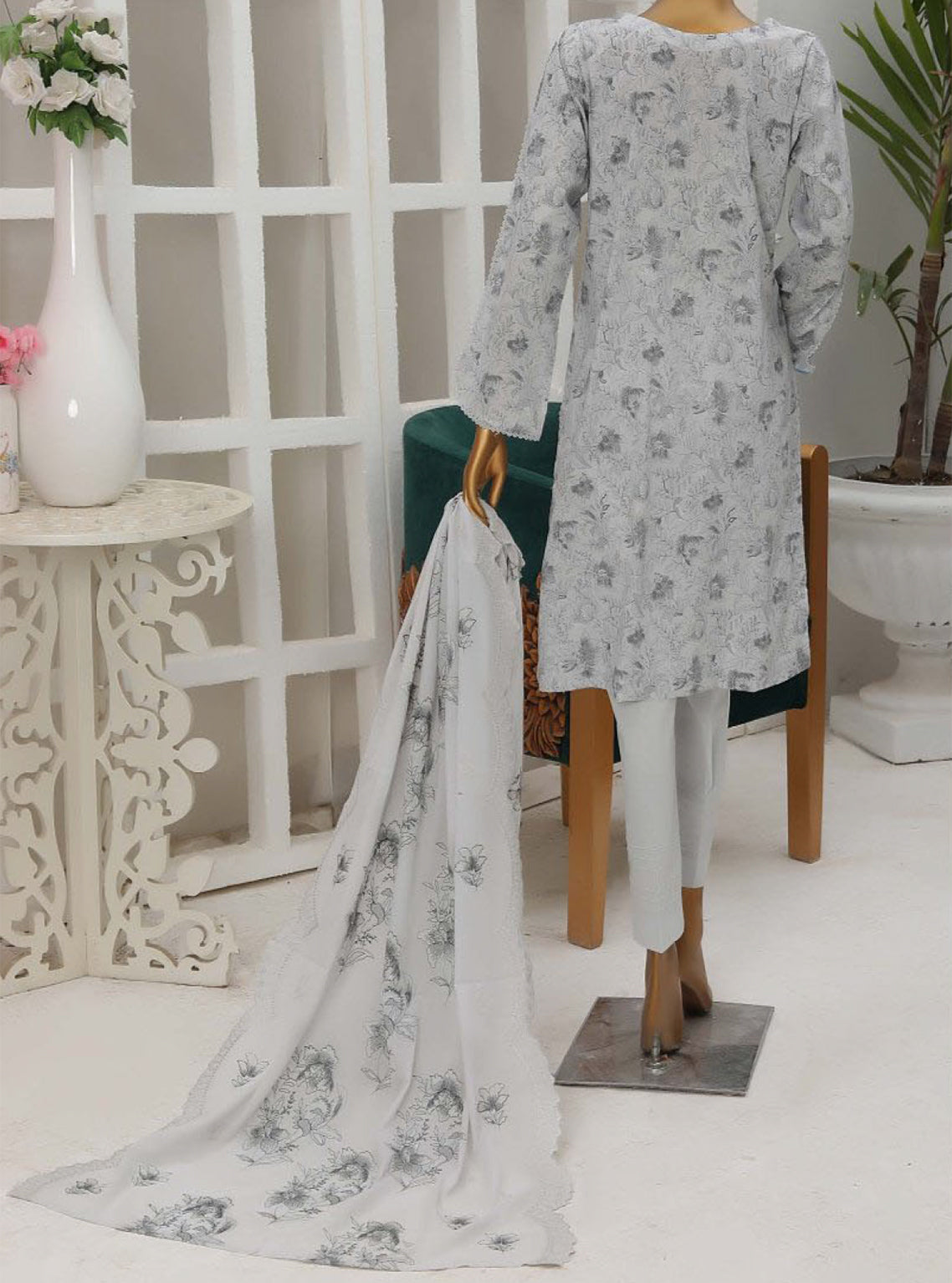 D#45 HZ Premium Dhagakari Lawn Thread Emb Dupatta Collection 923 D#45 HZ Premium Dhagakari Lawn Thread Emb Dupatta Collection 923