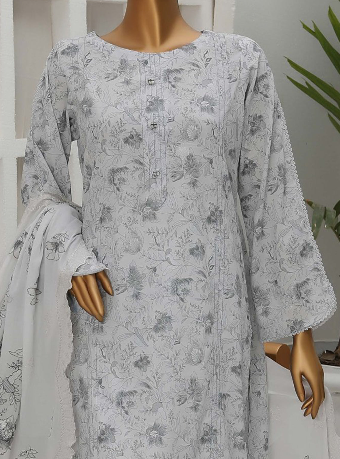 D#47 HZ Premium Dhagakari Lawn Thread Emb Dupatta Collection 923 D#47 HZ Premium Dhagakari Lawn Thread Emb Dupatta Collection 923