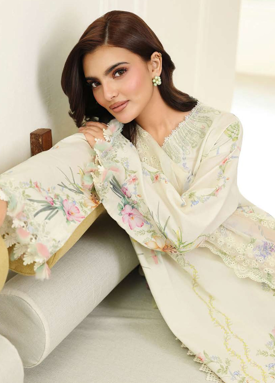 Petals In Print By Roheenaz Embroidered Lawn 3 Piece Unstitched Suit RNZ26PP D-01 IVORY SONATA Petals In Print By Roheenaz Embroidered Lawn 3 Piece Unstitched Suit RNZ26PP D-01 IVORY SONATA