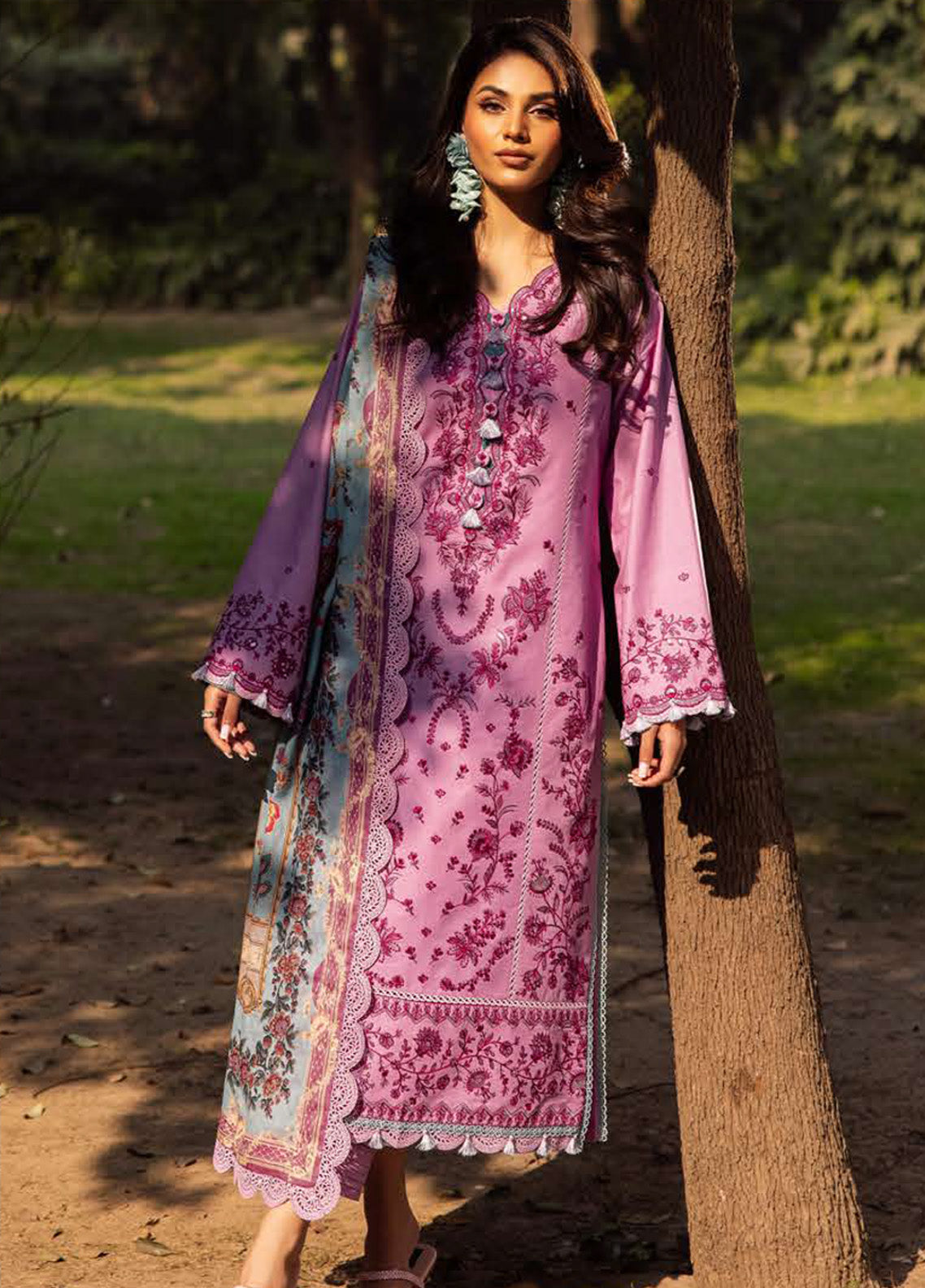 Prints by Asim Jofa Embroidered Lawn Suits Unstitched 3 Piece - AJ25PL6 AJUBJ-13 Prints by Asim Jofa Embroidered Lawn Suits Unstitched 3 Piece - AJ25PL6 AJUBJ-13