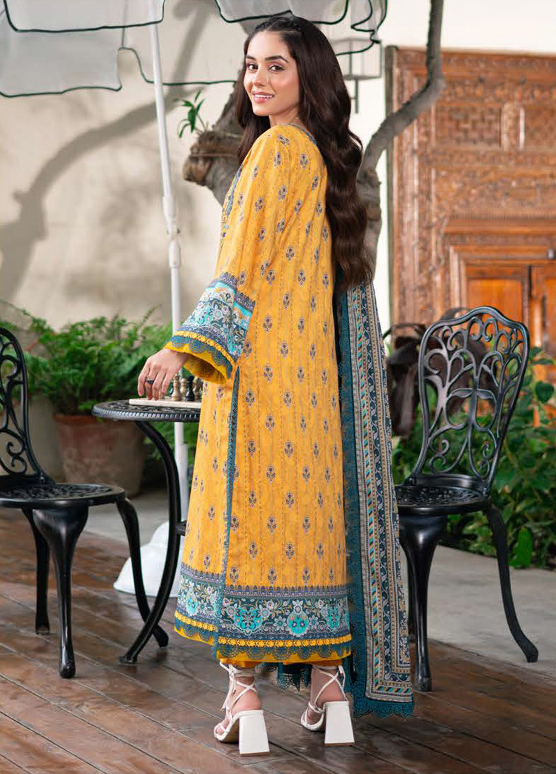 Prints by Asim Jofa Printed Lawn Suits Unstitched 3 Piece - AJ25PL4 AJUUB-23 Prints by Asim Jofa Printed Lawn Suits Unstitched 3 Piece - AJ25PL4 AJUUB-23