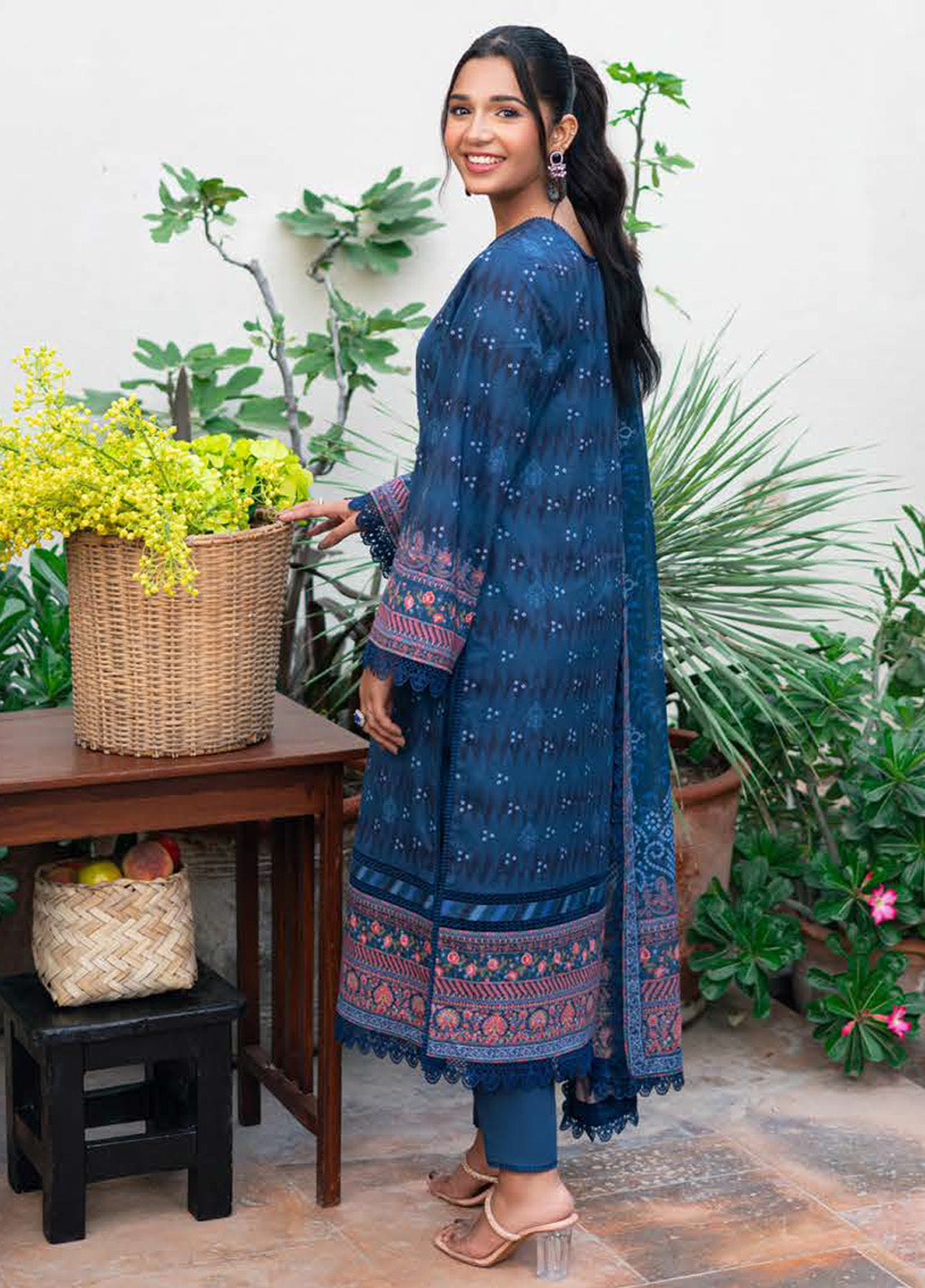 Prints by Asim Jofa Printed Lawn Suits Unstitched 3 Piece - AJ25PL6 AJUUB-37 Prints by Asim Jofa Printed Lawn Suits Unstitched 3 Piece - AJ25PL6 AJUUB-37