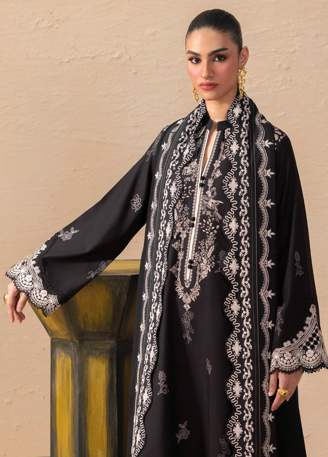 QPrints By Qalamkar Embroidered Slub Linen 3 Piece Unstitched Suit QLM26QW D-2A LAIZA QPrints By Qalamkar Embroidered Slub Linen 3 Piece Unstitched Suit QLM26QW D-2A LAIZA