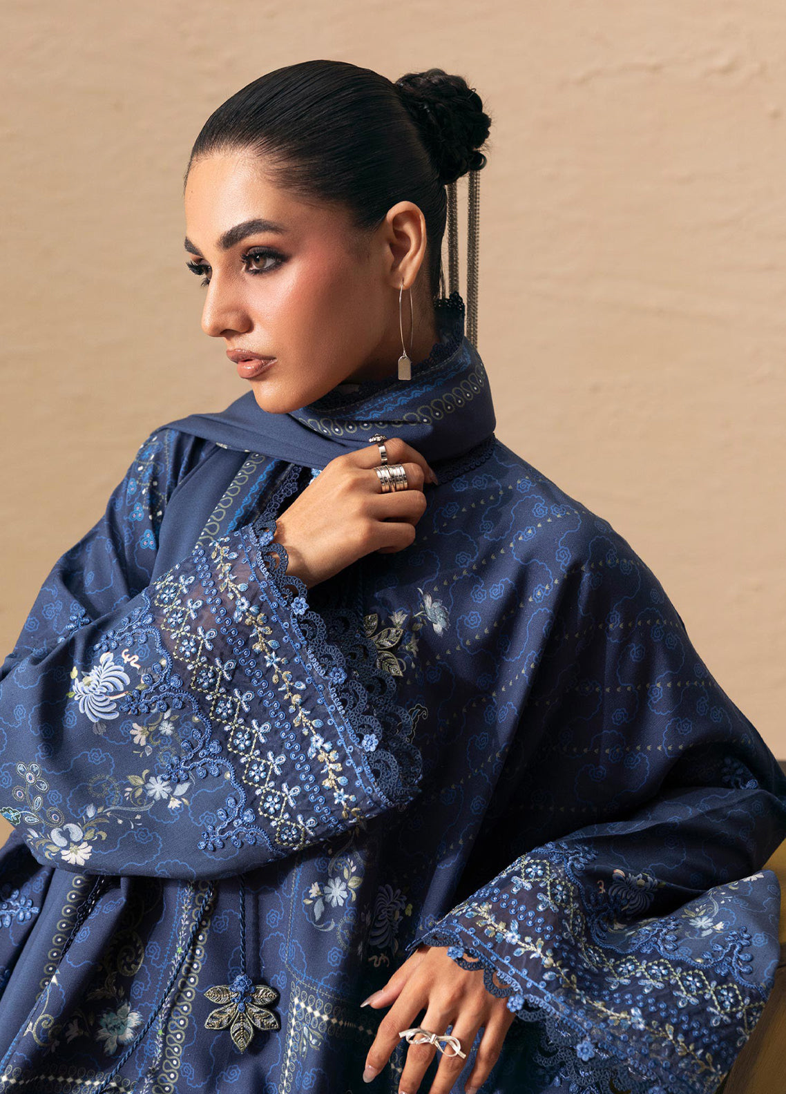 QPrints By Qalamkar Embroidered Slub Linen 3 Piece Unstitched Suit QLM26QW D-5B CALINA QPrints By Qalamkar Embroidered Slub Linen 3 Piece Unstitched Suit QLM26QW D-5B CALINA