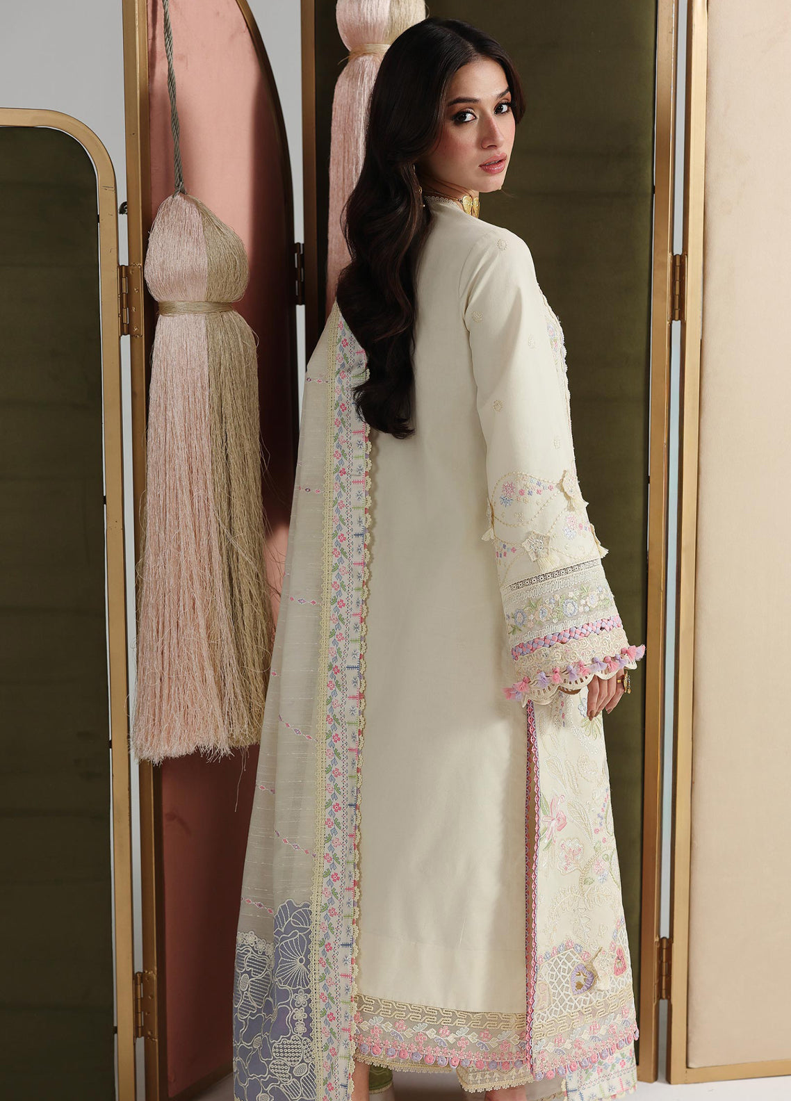 Qalamkar Festive Embroidered Lawn 3 Piece Unstitched Suit QLM26FL D-QFL-01 ELMA Qalamkar Festive Embroidered Lawn 3 Piece Unstitched Suit QLM26FL D-QFL-01 ELMA