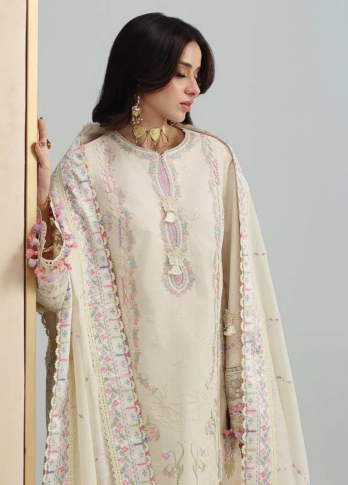 Qalamkar Festive Embroidered Lawn 3 Piece Unstitched Suit QLM26FL D-QFL-01 ELMA Qalamkar Festive Embroidered Lawn 3 Piece Unstitched Suit QLM26FL D-QFL-01 ELMA