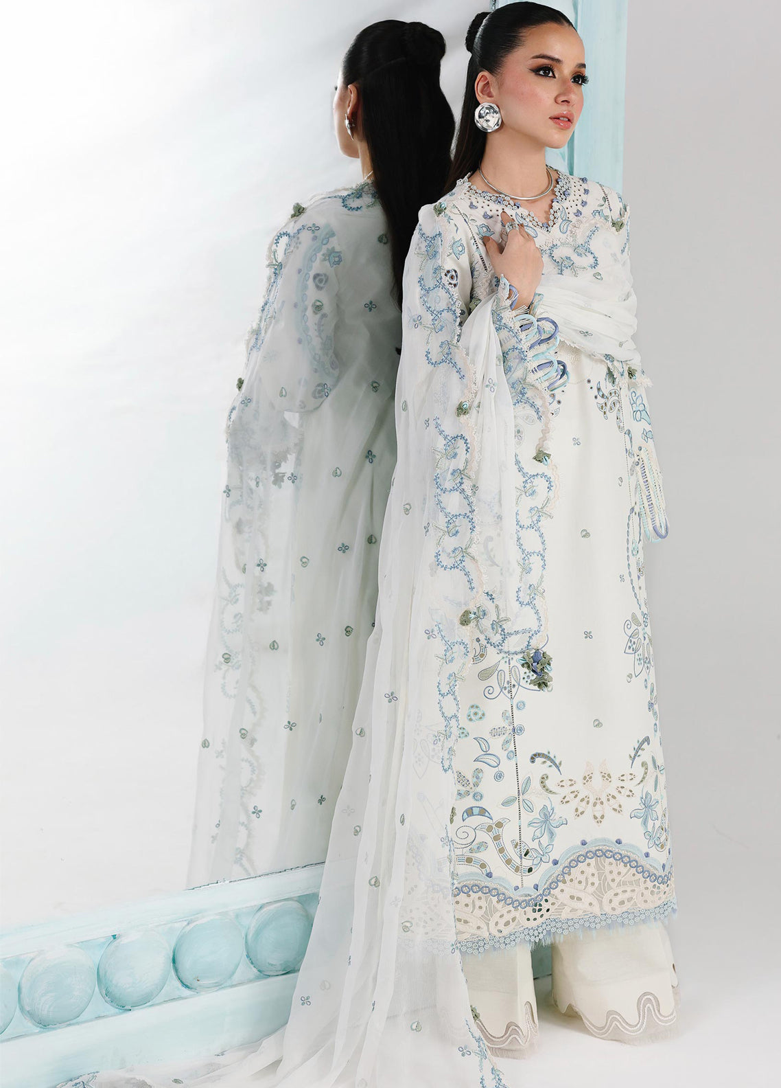 Qalamkar Festive Embroidered Lawn 3 Piece Unstitched Suit QLM26FL D-QFL-03 IRMIN Qalamkar Festive Embroidered Lawn 3 Piece Unstitched Suit QLM26FL D-QFL-03 IRMIN