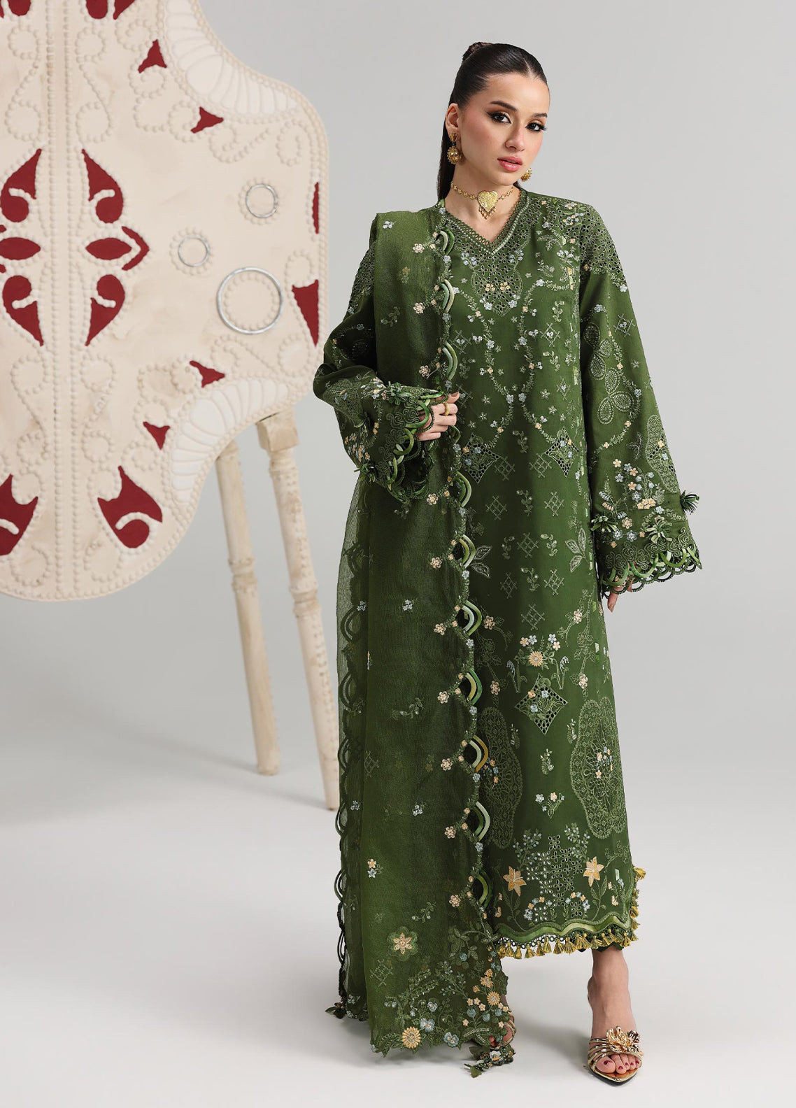 Qalamkar Festive Embroidered Lawn 3 Piece Unstitched Suit QLM26FL D-QFL-09 VESTA Qalamkar Festive Embroidered Lawn 3 Piece Unstitched Suit QLM26FL D-QFL-09 VESTA