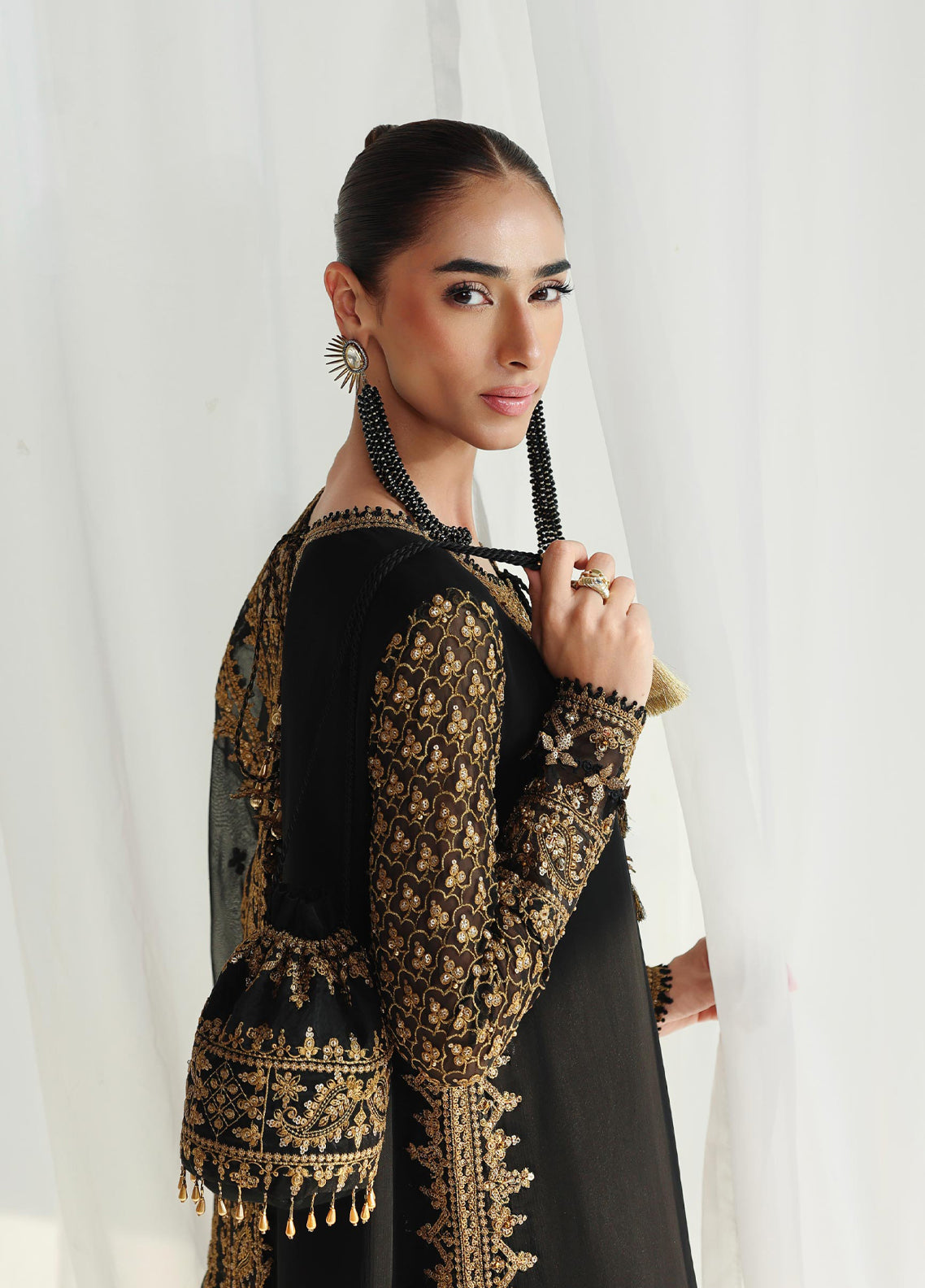 Qalamkar Luxury Embroidered Chiffon 3 Piece Unstitched Suit QLM26C D-QCC-06 WALIYA Qalamkar Luxury Embroidered Chiffon 3 Piece Unstitched Suit QLM26C D-QCC-06 WALIYA