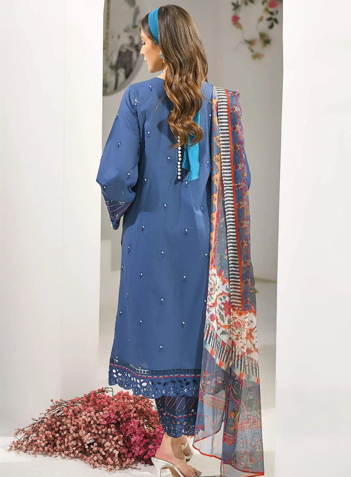 Qasr-e-Zebaish By Addee Embroidered Lawn Suits Stitched 3 Piece - AD24QZ SM-031 Qasr-e-Zebaish By Addee Embroidered Lawn Suits Stitched 3 Piece - AD24QZ SM-031