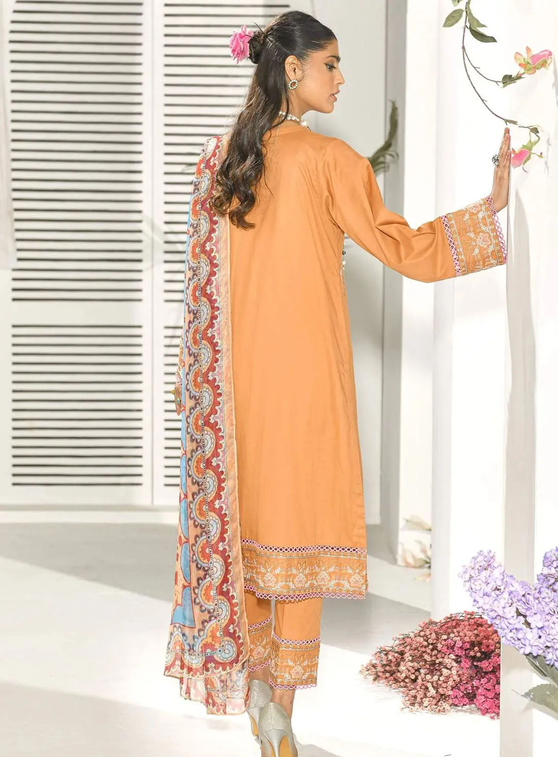 Qasr-e-Zebaish By Addee Embroidered Lawn Suits Stitched 3 Piece - AD24QZ SM-033 Qasr-e-Zebaish By Addee Embroidered Lawn Suits Stitched 3 Piece - AD24QZ SM-033