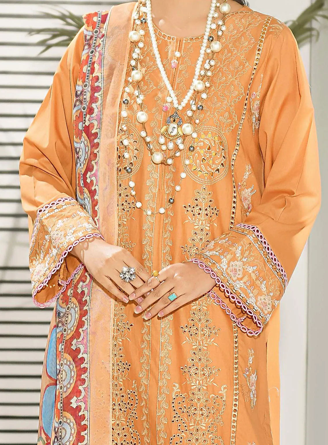 Qasr-e-Zebaish By Addee Embroidered Lawn Suits Stitched 3 Piece - AD24QZ SM-033 Qasr-e-Zebaish By Addee Embroidered Lawn Suits Stitched 3 Piece - AD24QZ SM-033