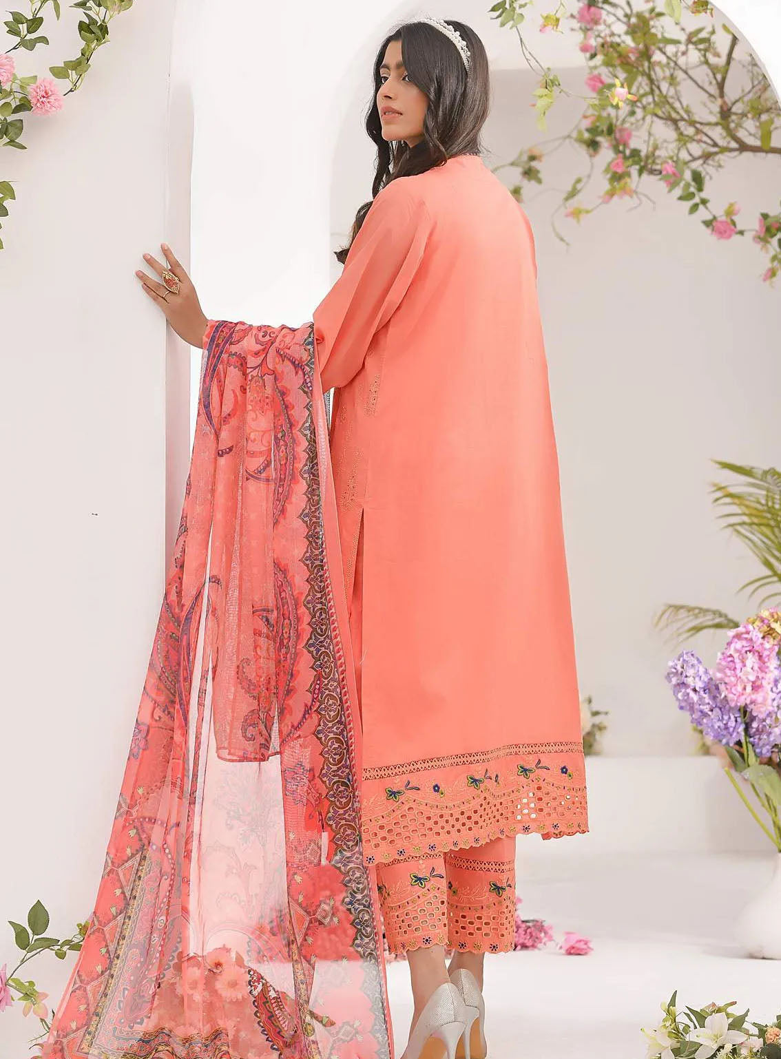 Qasr-e-Zebaish By Addee Embroidered Lawn Suits Stitched 3 Piece - AD24QZ SM-035 Qasr-e-Zebaish By Addee Embroidered Lawn Suits Stitched 3 Piece - AD24QZ SM-035
