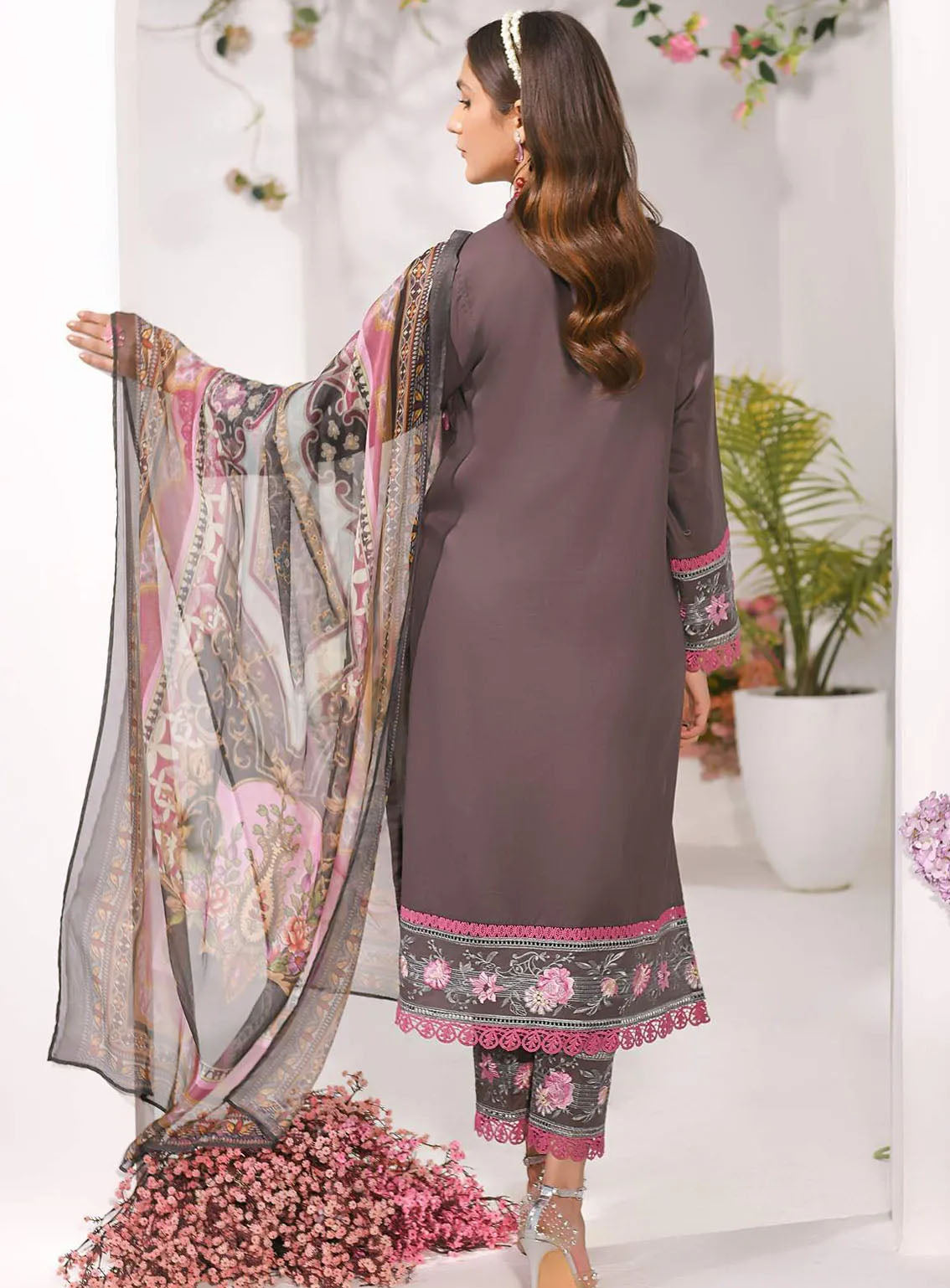 Qasr-e-Zebaish By Addee Embroidered Lawn Suits Stitched 3 Piece - AD24QZ SM-040 Qasr-e-Zebaish By Addee Embroidered Lawn Suits Stitched 3 Piece - AD24QZ SM-040